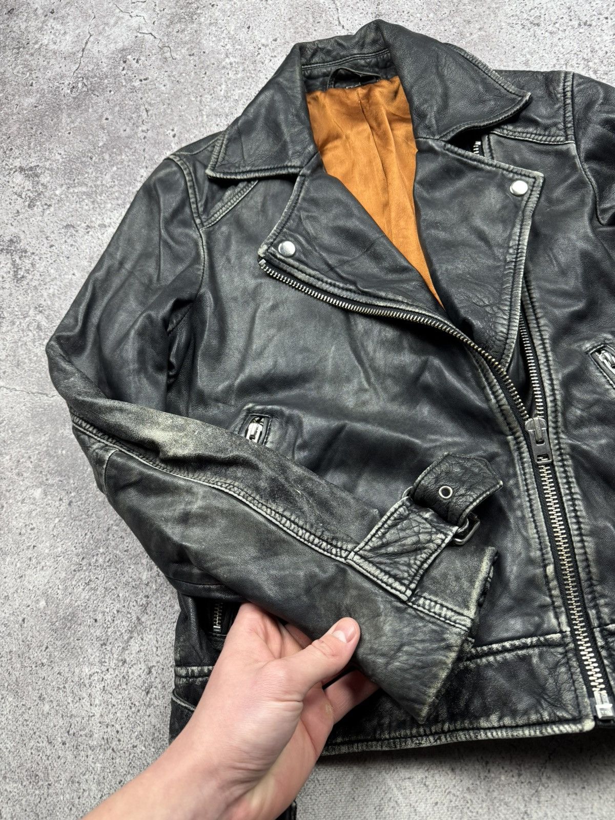 Japanese Brand VINTAGE 90S CROPPED BLACK LEATHER DISTRESSED BIKER JACKET Size US S / EU 44-46 / 1 - 5 Thumbnail