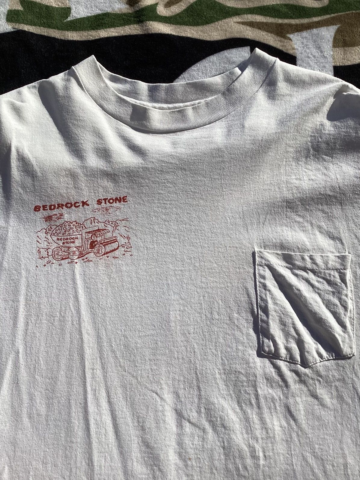 Hanes Vtg Flintstones Bedrock Stone single stitch USA adult XL Tee Size US XL / EU 56 / 4 - 4 Thumbnail