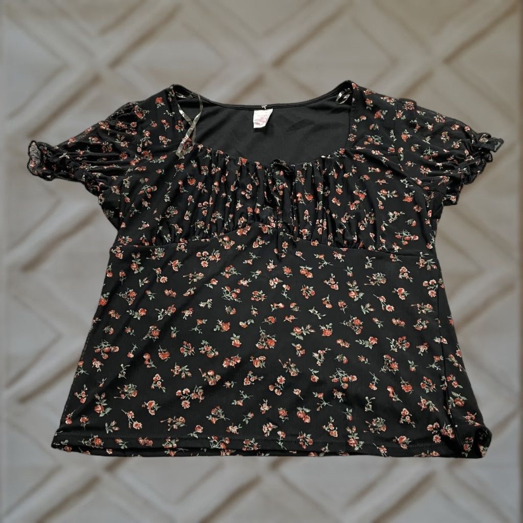 Vintage No Boundaries Shirt Womens 3XL Black Floral Short Sleeve Sweetheart Size XXL / US 16-18 / IT 52-54 - 1 Thumbnail