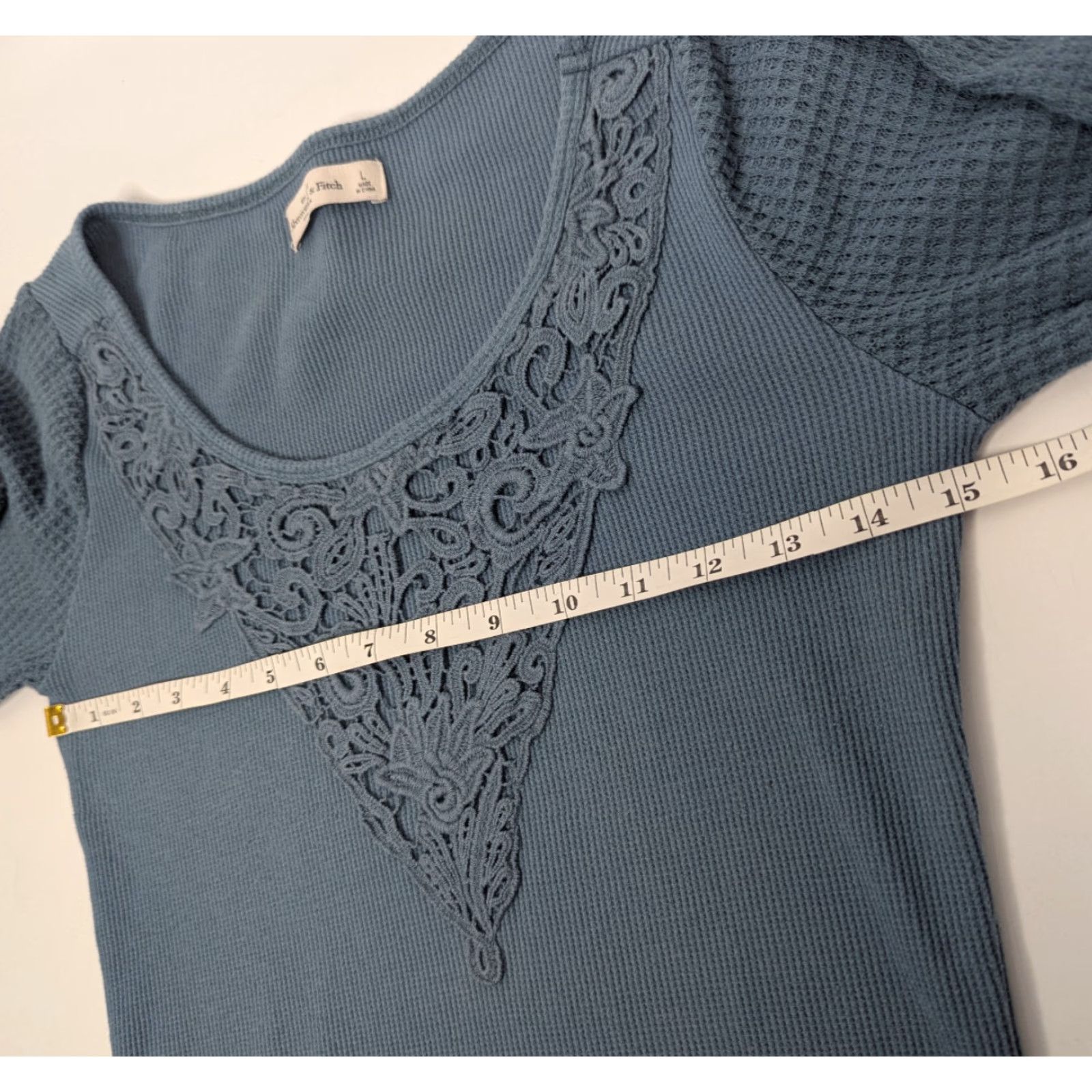 Abercrombie & Fitch Abercrombie & Fitch Ribbed Thermal Lace Neckline Long Sleeve Shirt L Blue Womens Shirt Size L / US 10 / IT 46 - 6 Thumbnail