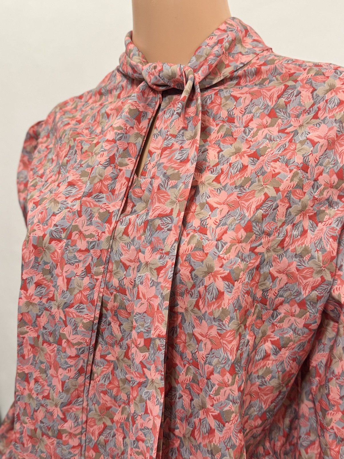 Vintage Women’s Vintage Pussycat Bow Floral Print Blouse Size XXL / US 16-18 / IT 52-54 - 3 Thumbnail