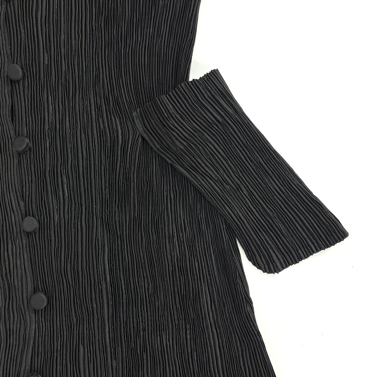 Issey Miyake × Pleats Please Issey Miyake Pleats Please Issey Miyake 3D Pocket Sleeveless Button Up Size US L / EU 52-54 / 3 - 14 Thumbnail