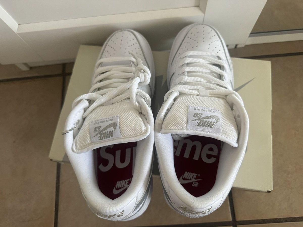 Nike × Supreme Supreme x nike SB dunks Size US 9 / EU 42 - 4 Thumbnail