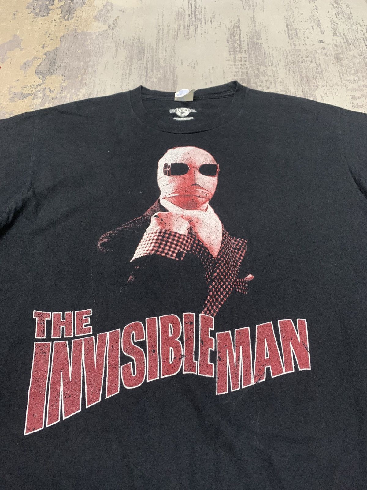 Vintage Vintage Y2K Invisible Man Movie Tshirt Size US XL / EU 56 / 4 - 2 Thumbnail