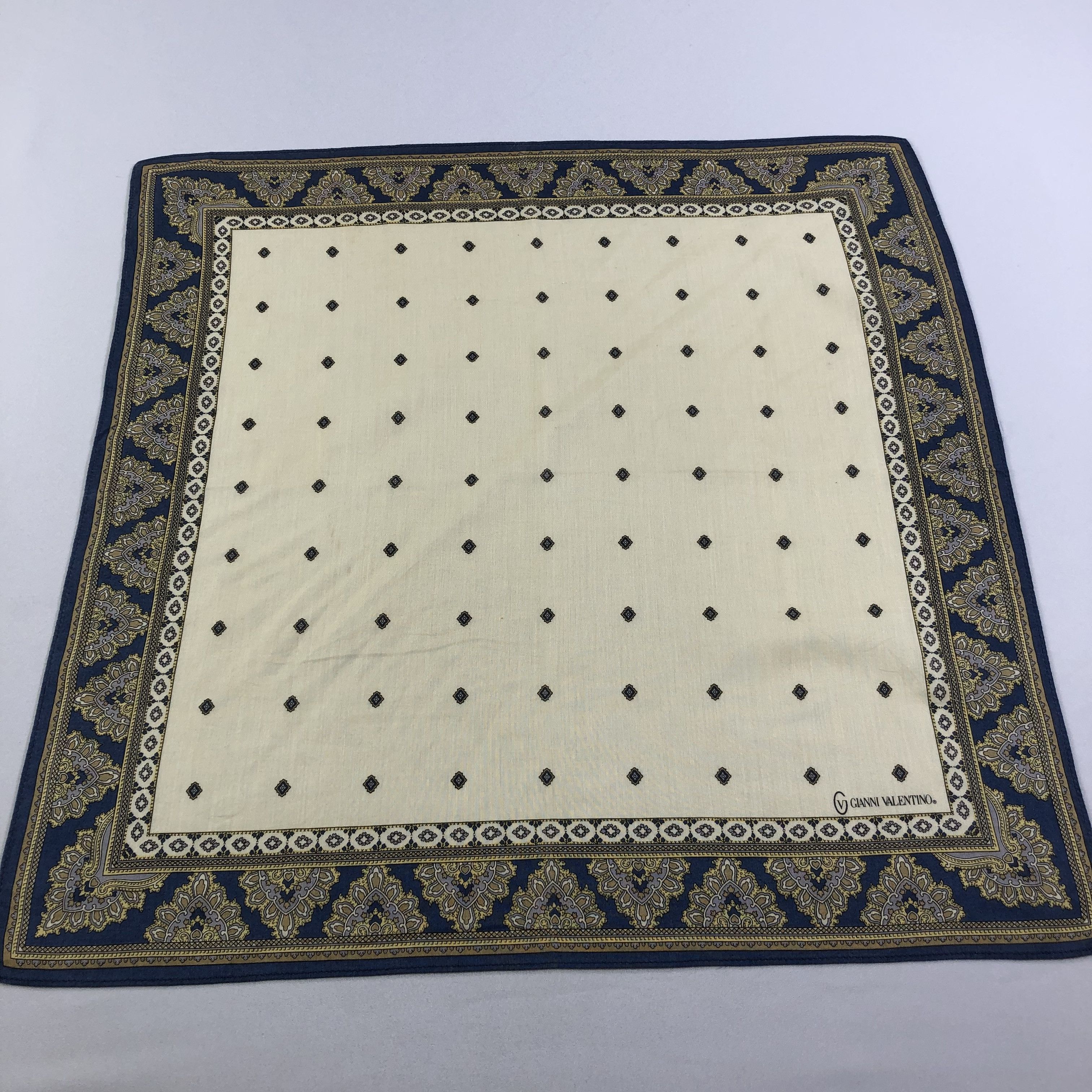 Vintage Gianni Valentino Handkerchief Neckerchief Bandana H1926 Size ONE SIZE - 2 Thumbnail