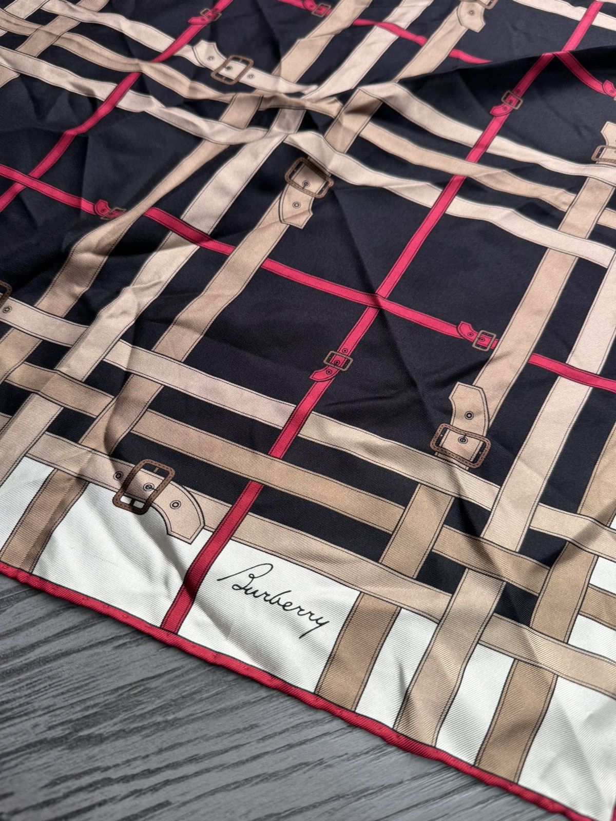 Burberry Burberry silk scarf Size ONE SIZE - 11 Thumbnail