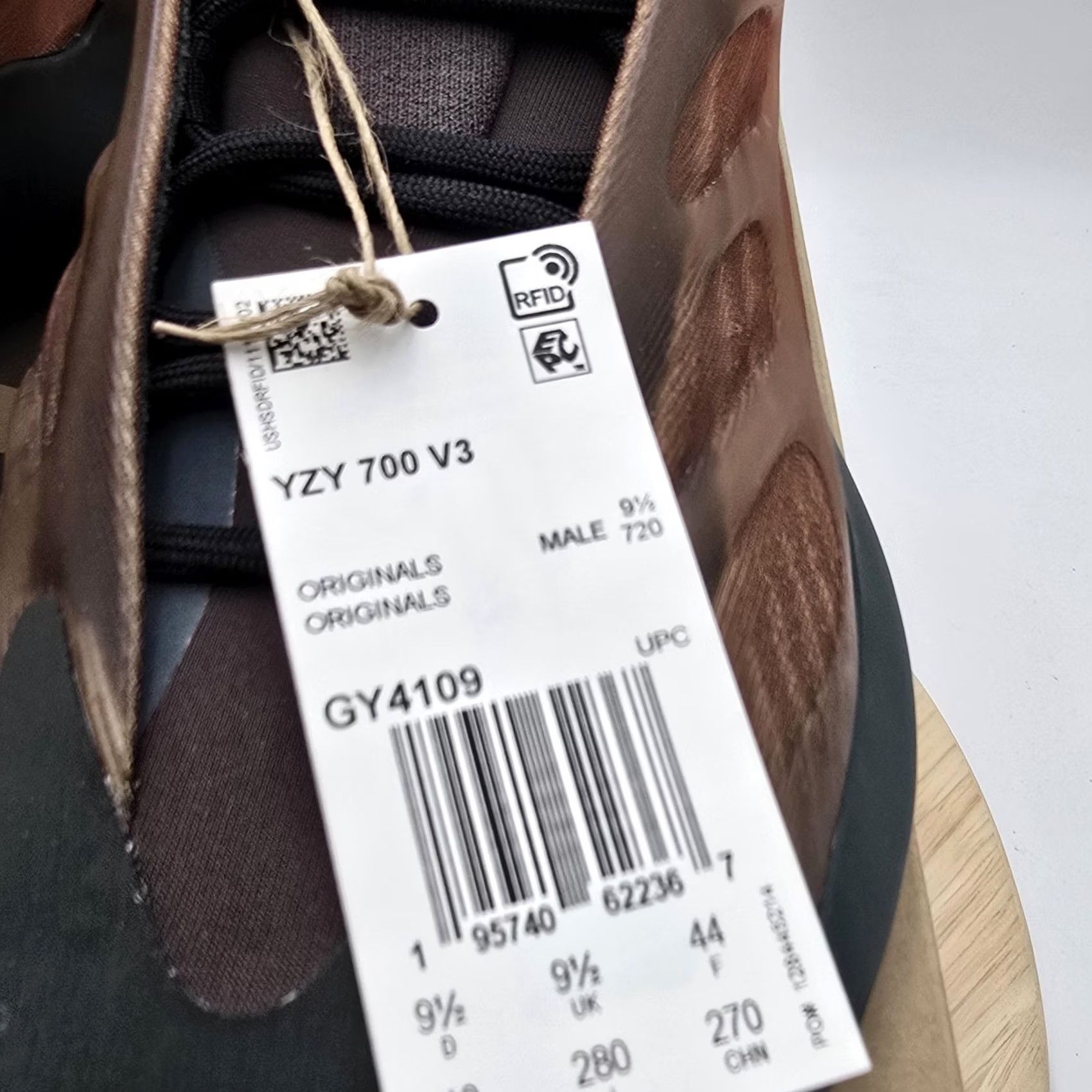 Adidas Adidas Yeezy 700 V3 Shoes Mens Size 10 Copper Fade Low Top Sneaker GY4109 Size US M / EU 48-50 / 2 - 4 Thumbnail