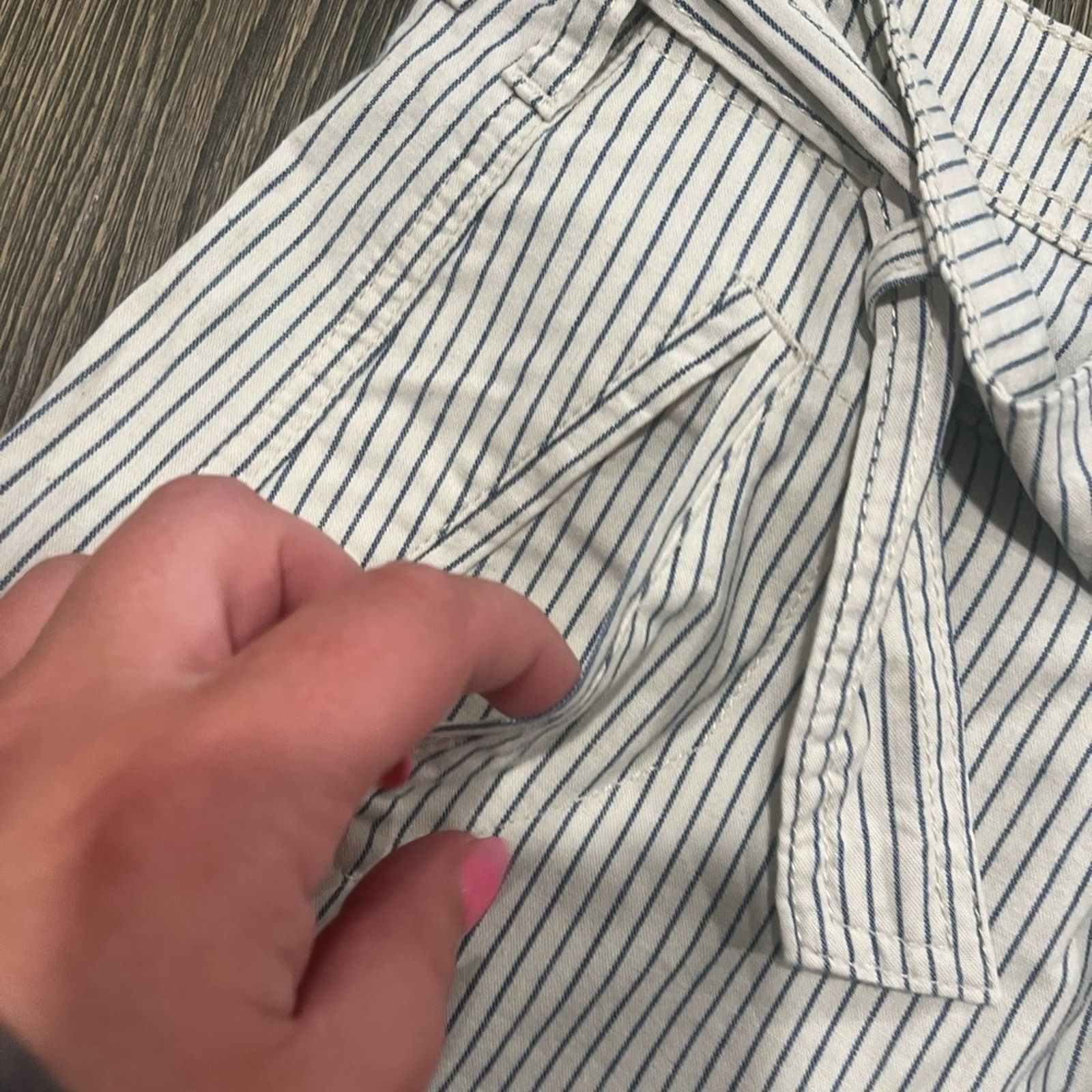 American Eagle Outfitters NWOT American Eagle Shorts High Rise Belted Cotton Stripes Size 26" / US 2 / IT 38 - 2 Thumbnail