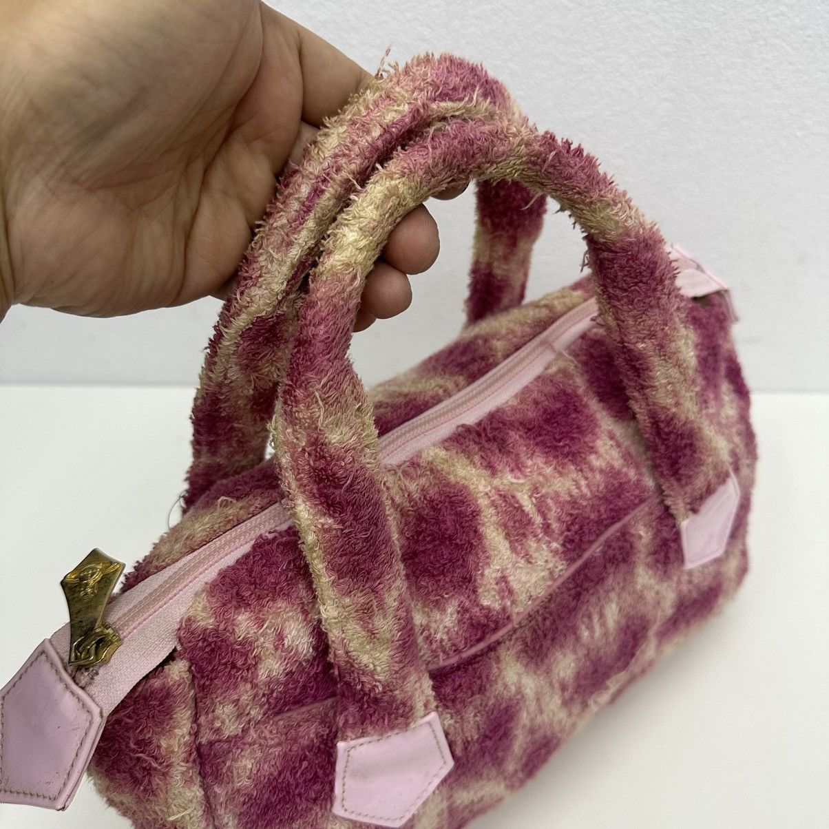 Vivienne Westwood ‼️YES‼️ AUTH. VIVIENNE WESTWOOD TIE DYE TERRY CLOTH CARRY BAG Size ONE SIZE - 11 Thumbnail