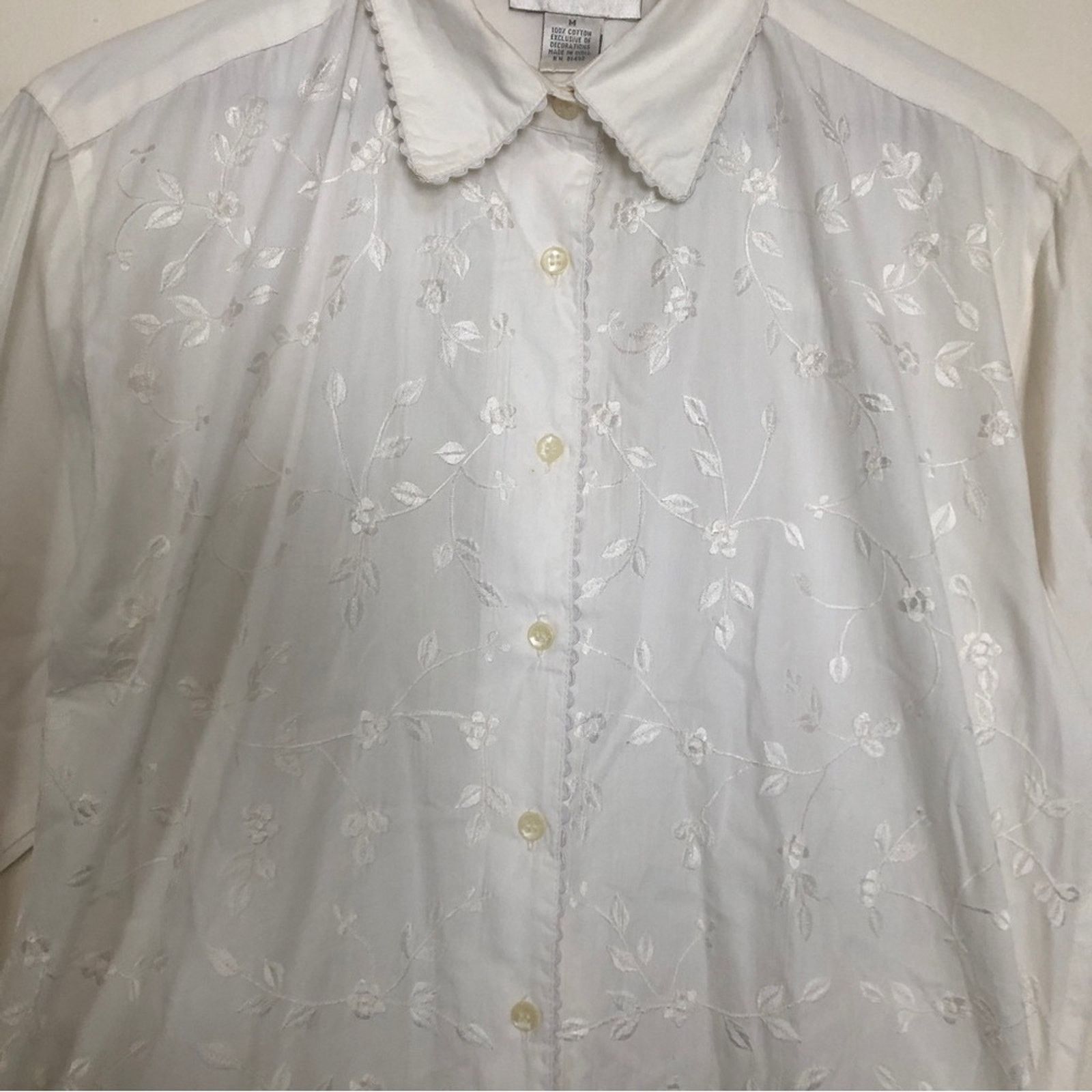 Other Casual Corner & Co White Embroidered Scalloped Shirt Top Size M / US 6-8 / IT 42-44 - 3 Thumbnail