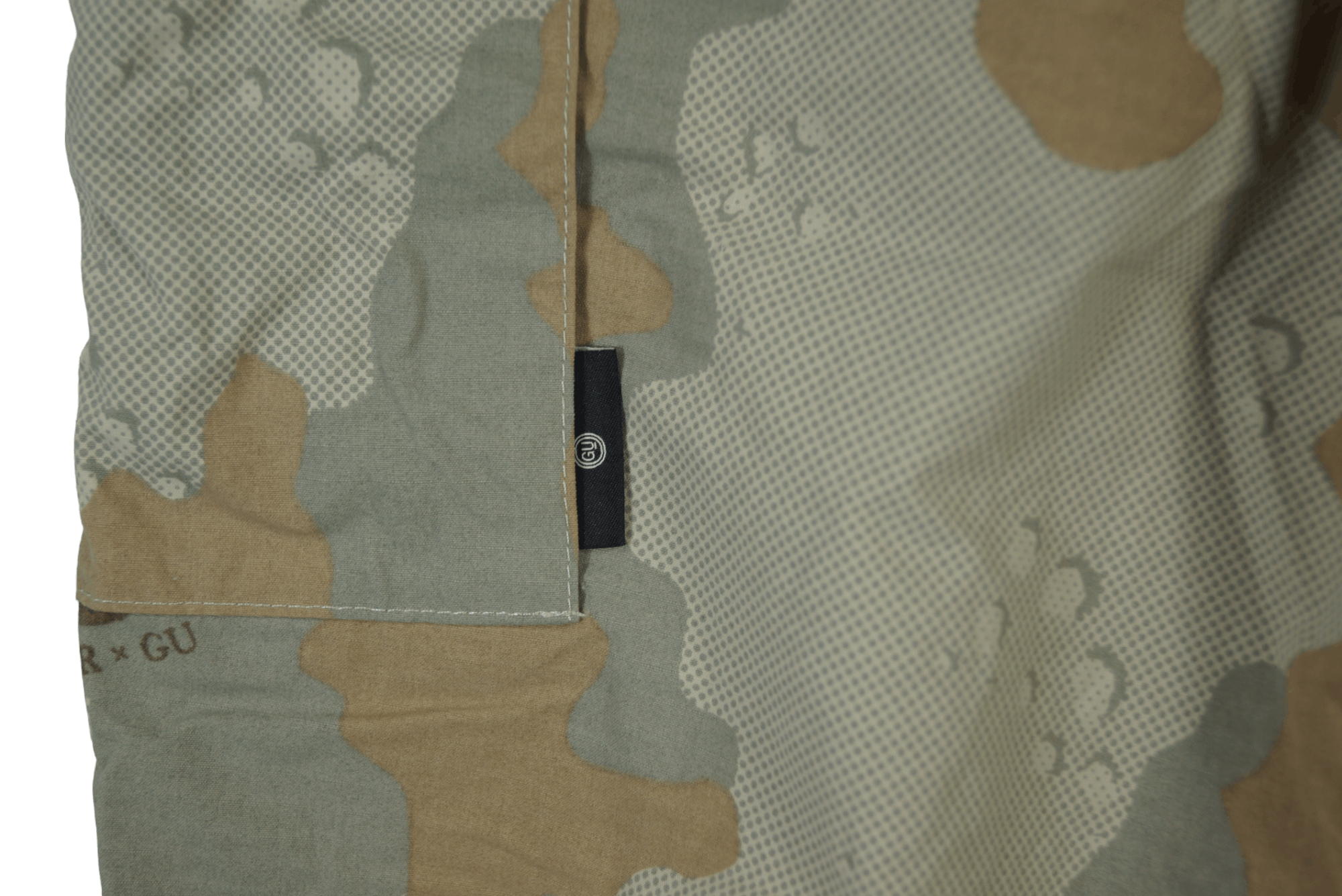 GU × Japanese Brand × Undercover Rare GU X Undercover Cargo Pants Camo Design Size US 33 - 8 Thumbnail