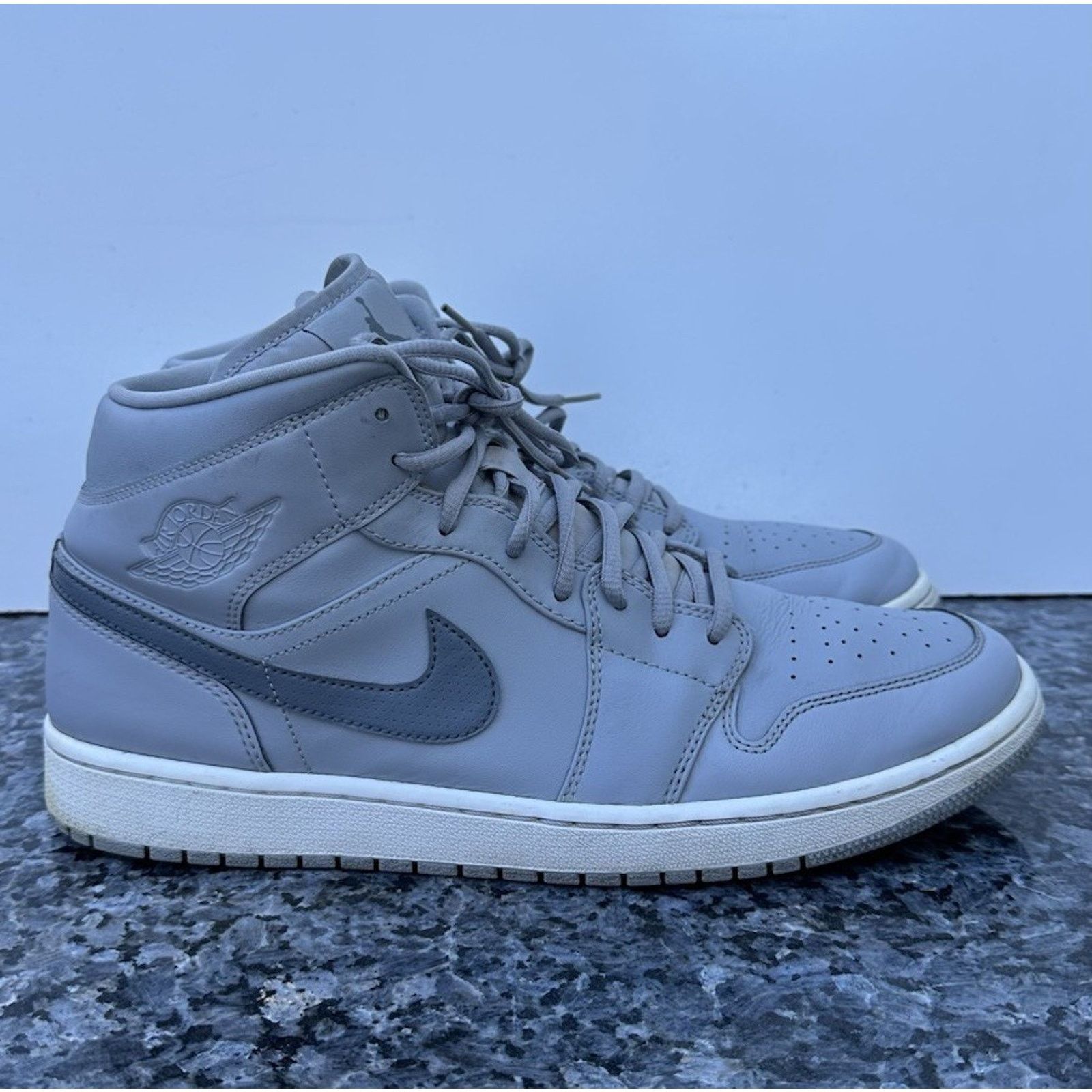 Nike Nike Air Jordan 1 Mid 'Wolf Grey' Size 12 554724-033 Size US 12 / EU 45 - 1 Thumbnail