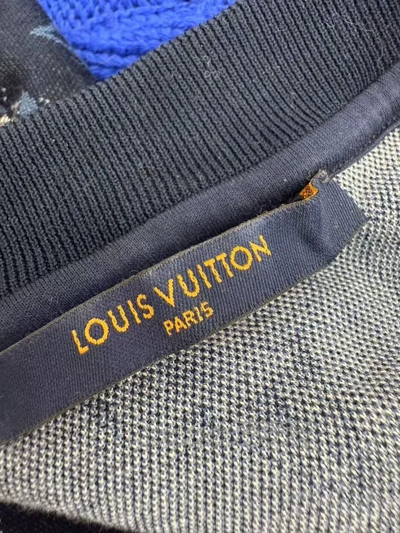 Louis Vuitton Louis Vuitton Tapestry full print half sleeve T-shirt Size US L / EU 52-54 / 3 - 7 Thumbnail