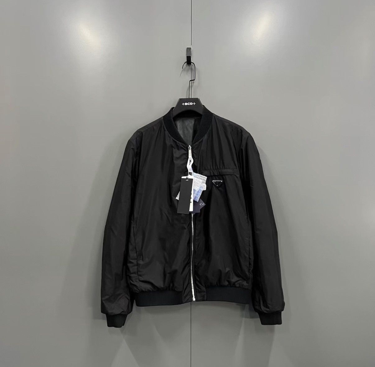 Prada Prada Black Triangle Logo Reversible Leather Jacket J41 Size US L / EU 52-54 / 3 - 3 Thumbnail