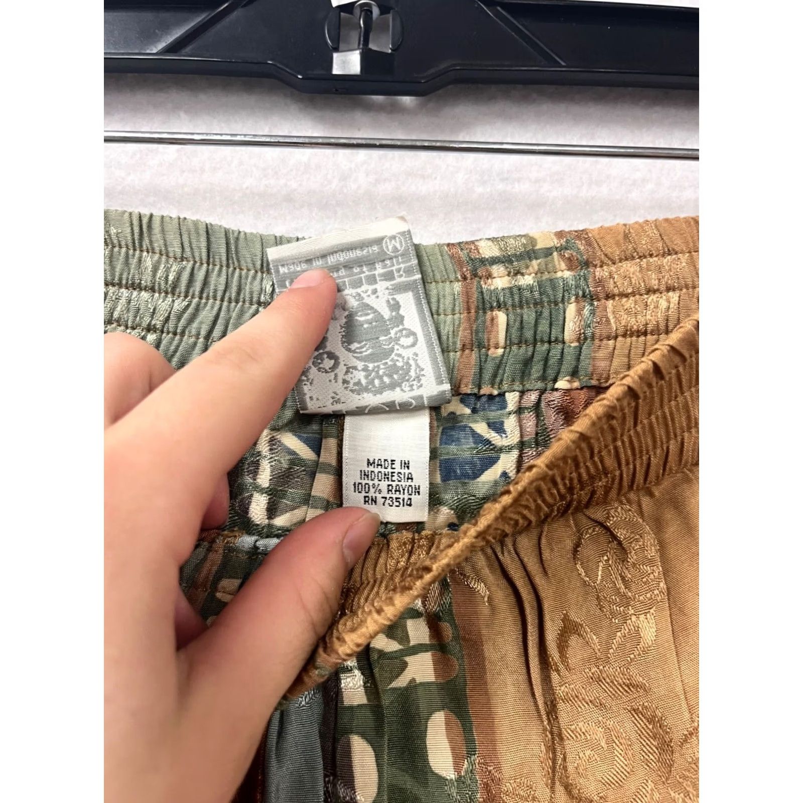 Globe-Trotter Globe Trotter Pants Women's M Green Patchwork Wide-Leg Rayon Boho Tie Elastic Waist Ankle Floral Medallion 8510 Size 32" / US 10 / IT 46 - 4 Thumbnail