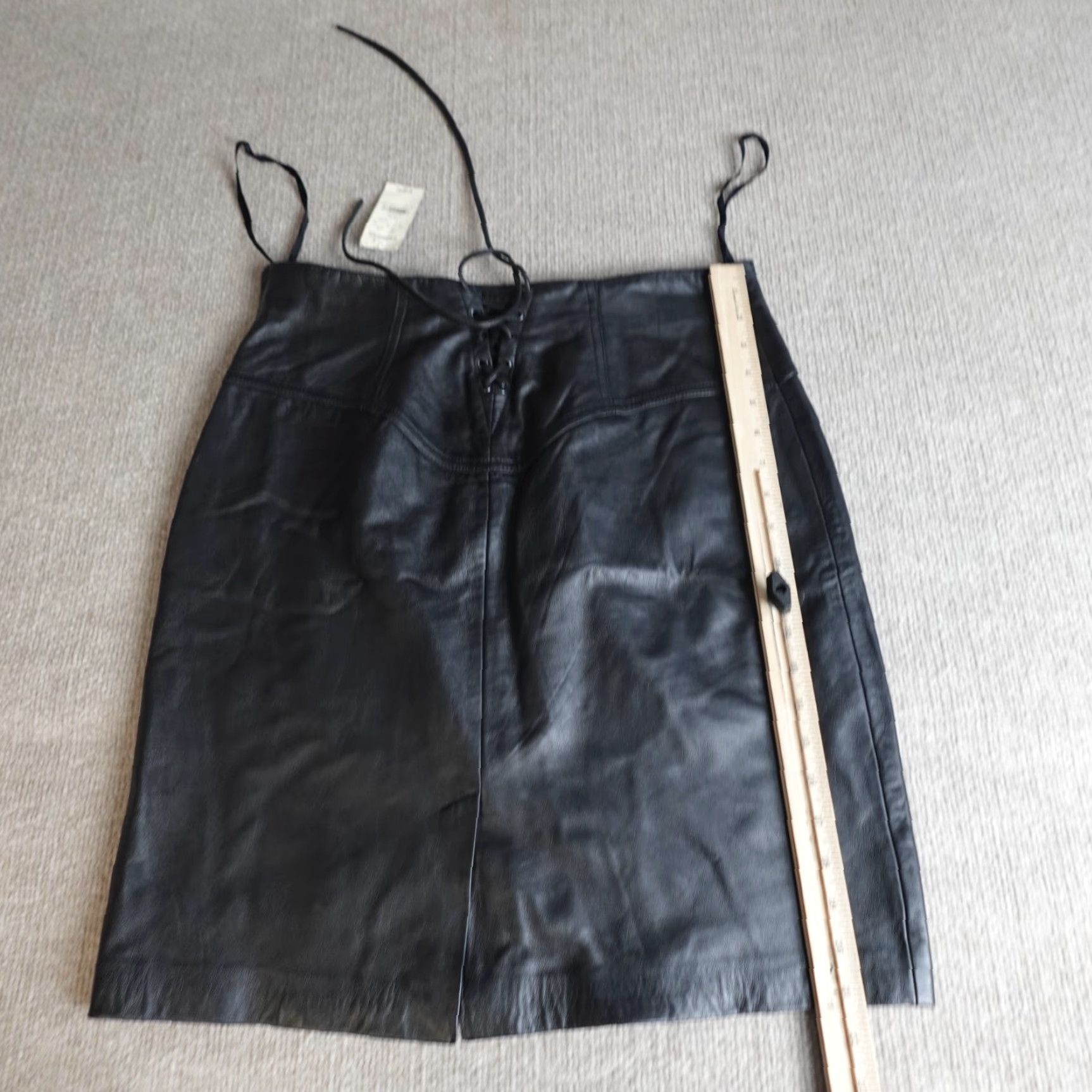 Express VINTAGE Express Womens Skirt 13 Black Solid Pencil Back Lace Leather NEW Y2K Size 34" / US 12 / IT 48 - 6 Thumbnail