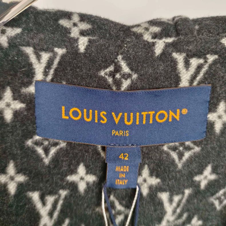 Louis Vuitton Louis Vuitton Black bathrobe coat with full print inside co Size M / US 6-8 / IT 42-44 - 3 Thumbnail