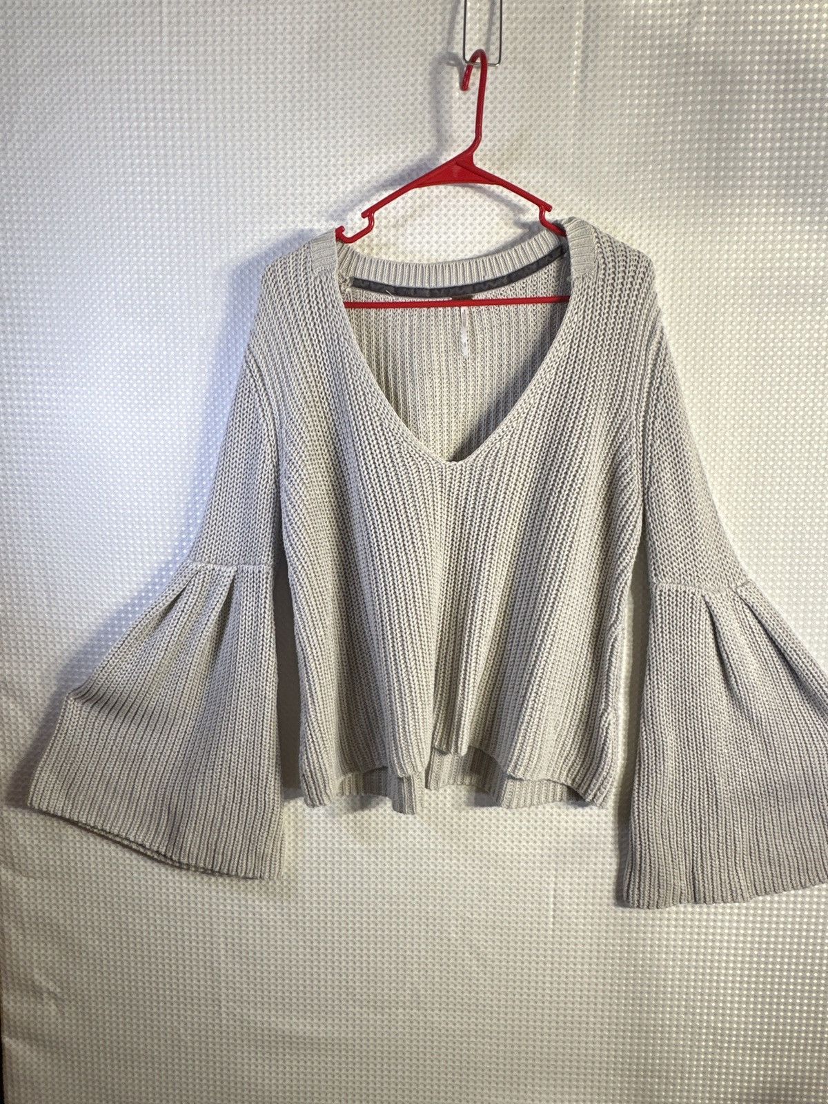 Free People Free People Damsel Bell Sleeve V-Neck Sweater Size S / US 4 / IT 40 - 3 Thumbnail