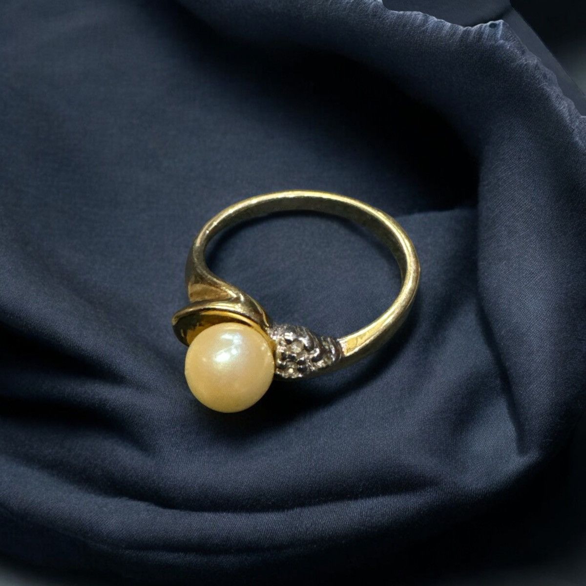 NATURAL PEARL ARTISTIC GOLD PLATED 18KG.E RING