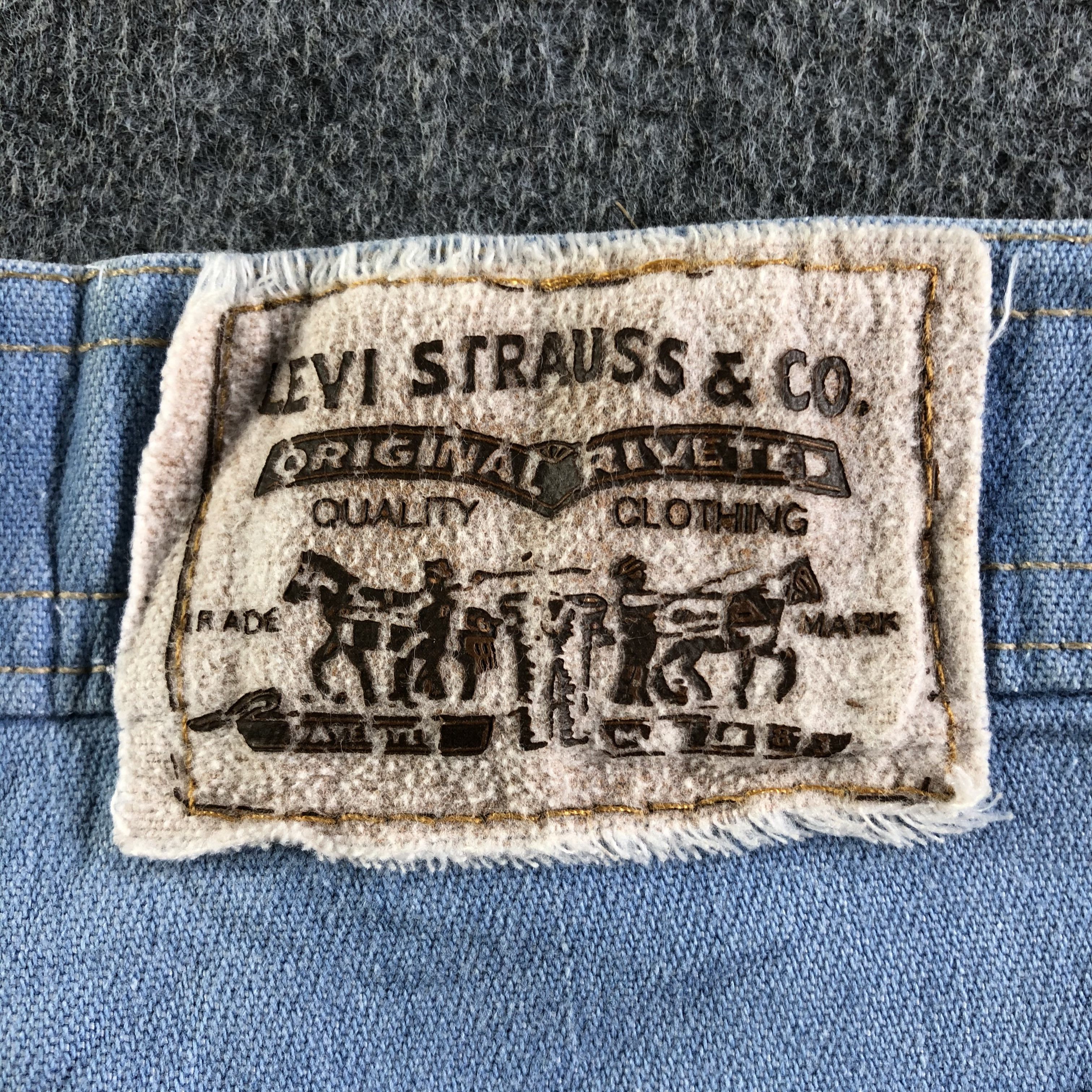 Levi's Vintage Blue Wash Levis Jeans-J4389 Size US 37 - 5 Thumbnail