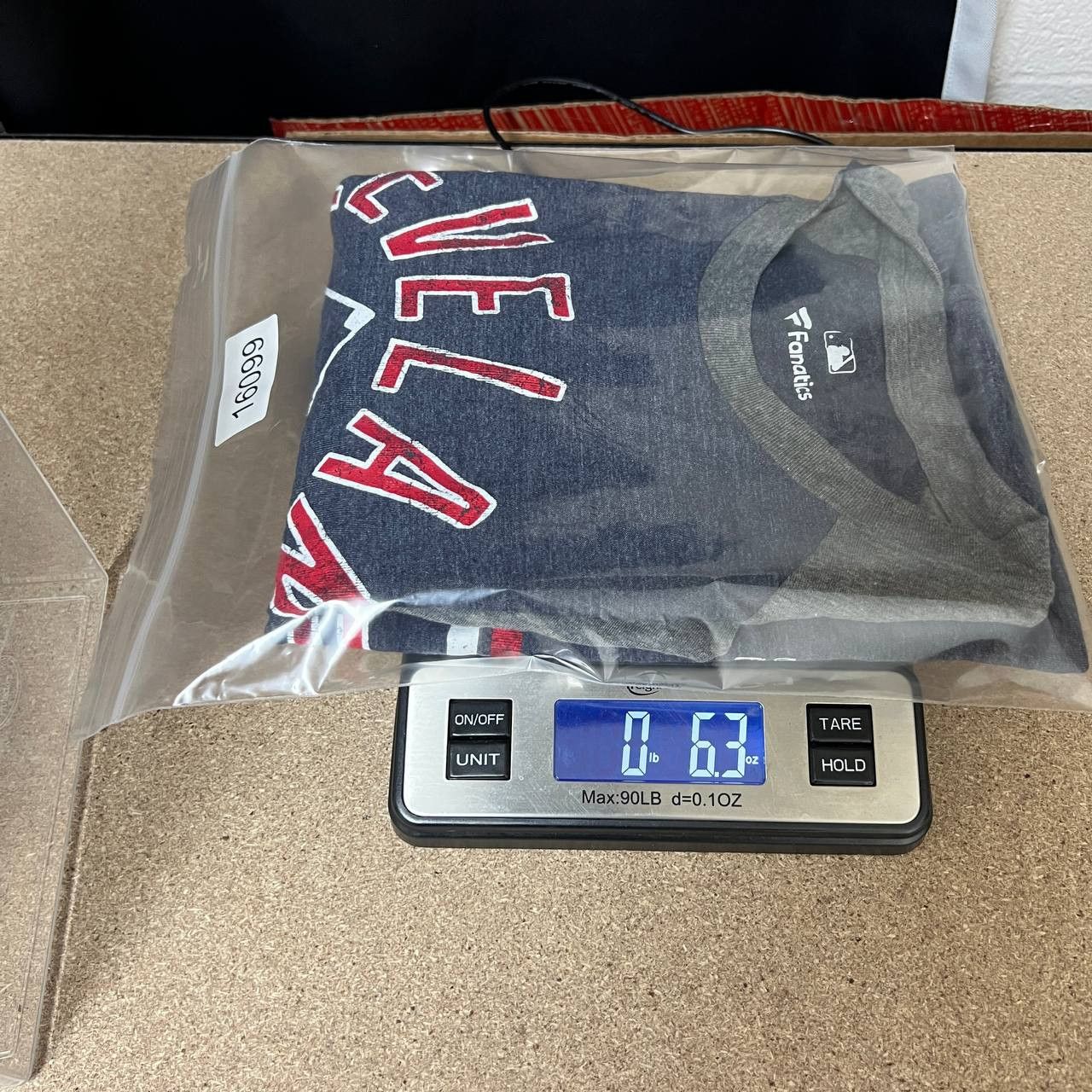 Other Cleveland Indians Guardians Shirt Men Large Fanatics New Size US L / EU 52-54 / 3 - 7 Thumbnail
