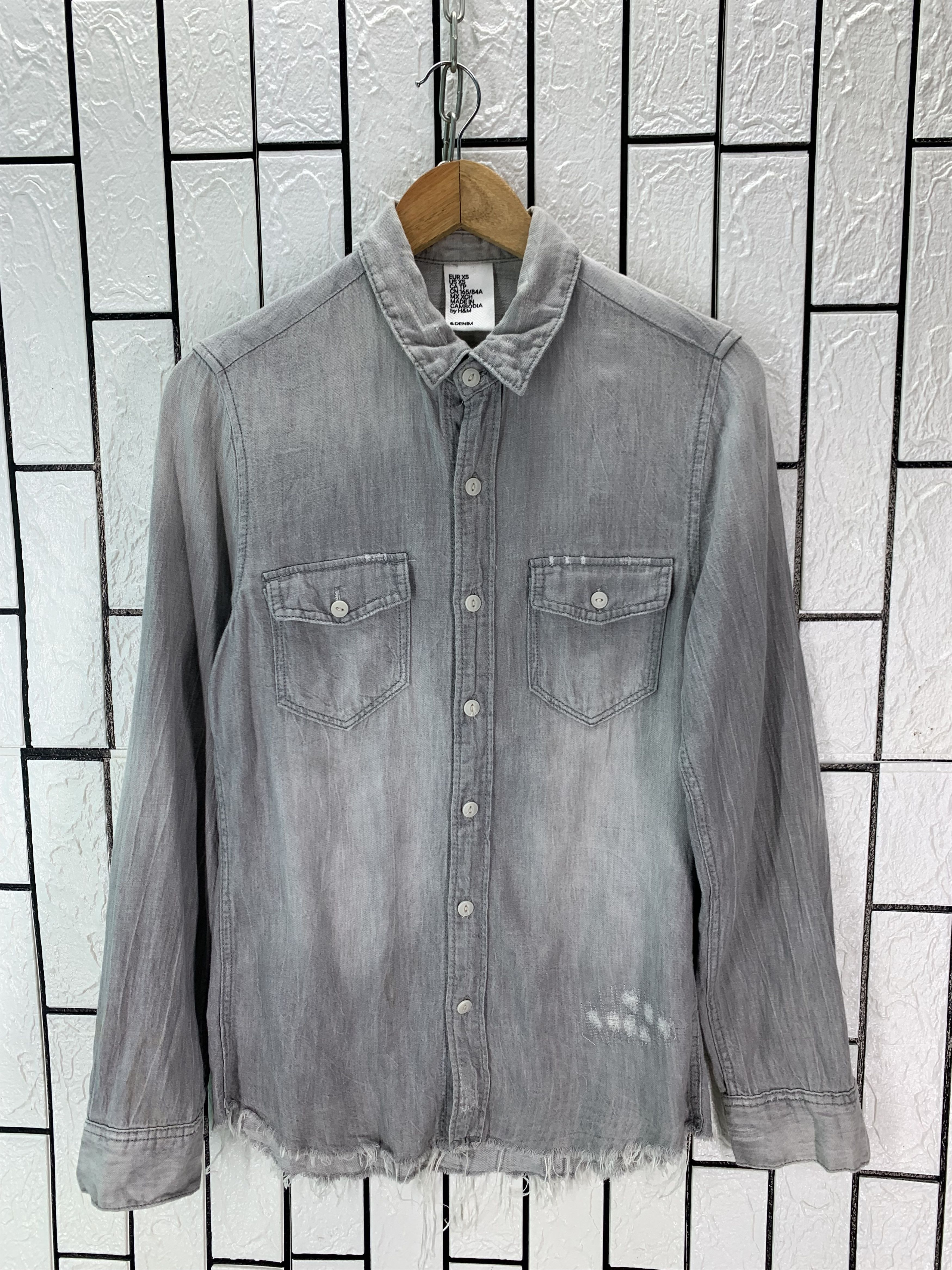 Vintage H&M Distressed Denim Shirt Button Size US S / EU 44-46 / 1 - 1 Thumbnail