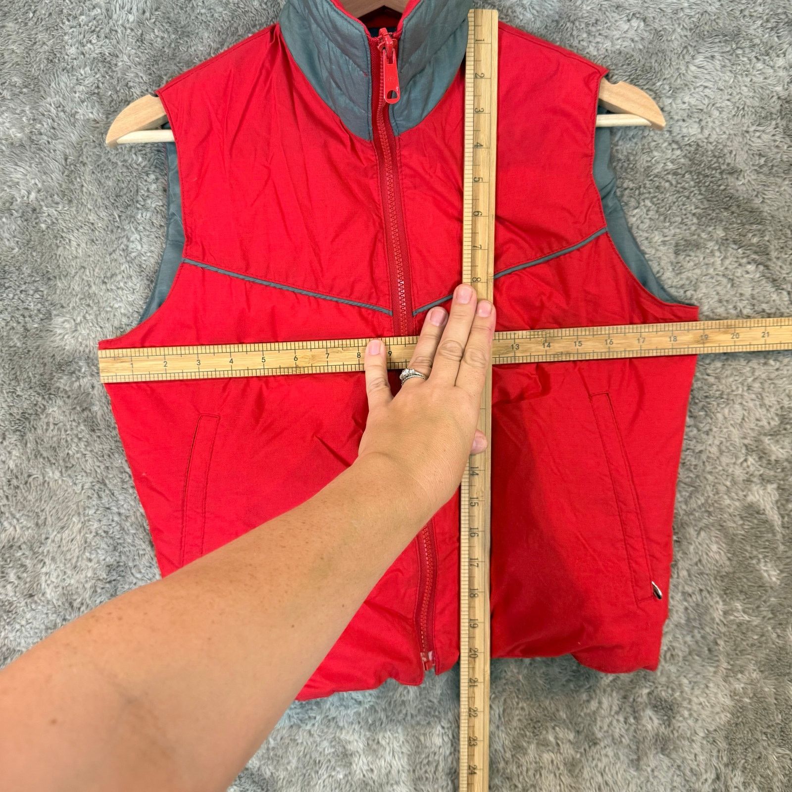L.L. Bean Vintage LL Bean Red Gray Reversible Nylon Down Puffer Vest S Size S / US 4 / IT 40 - 13 Thumbnail