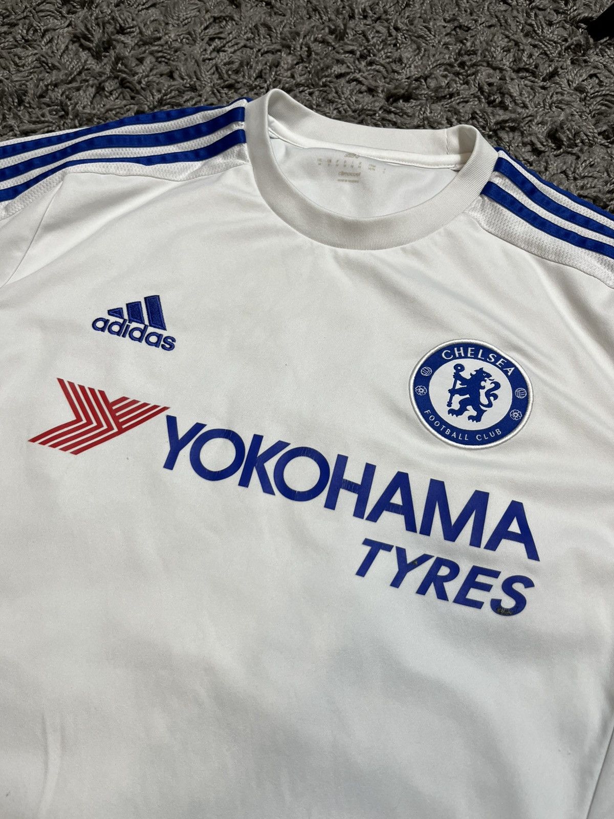 Vintage CHELSEA SOCCER JERSEY 15/16 AWAY FOOTBALL SHIRT MENS Y2K Size US M / EU 48-50 / 2 - 2 Thumbnail