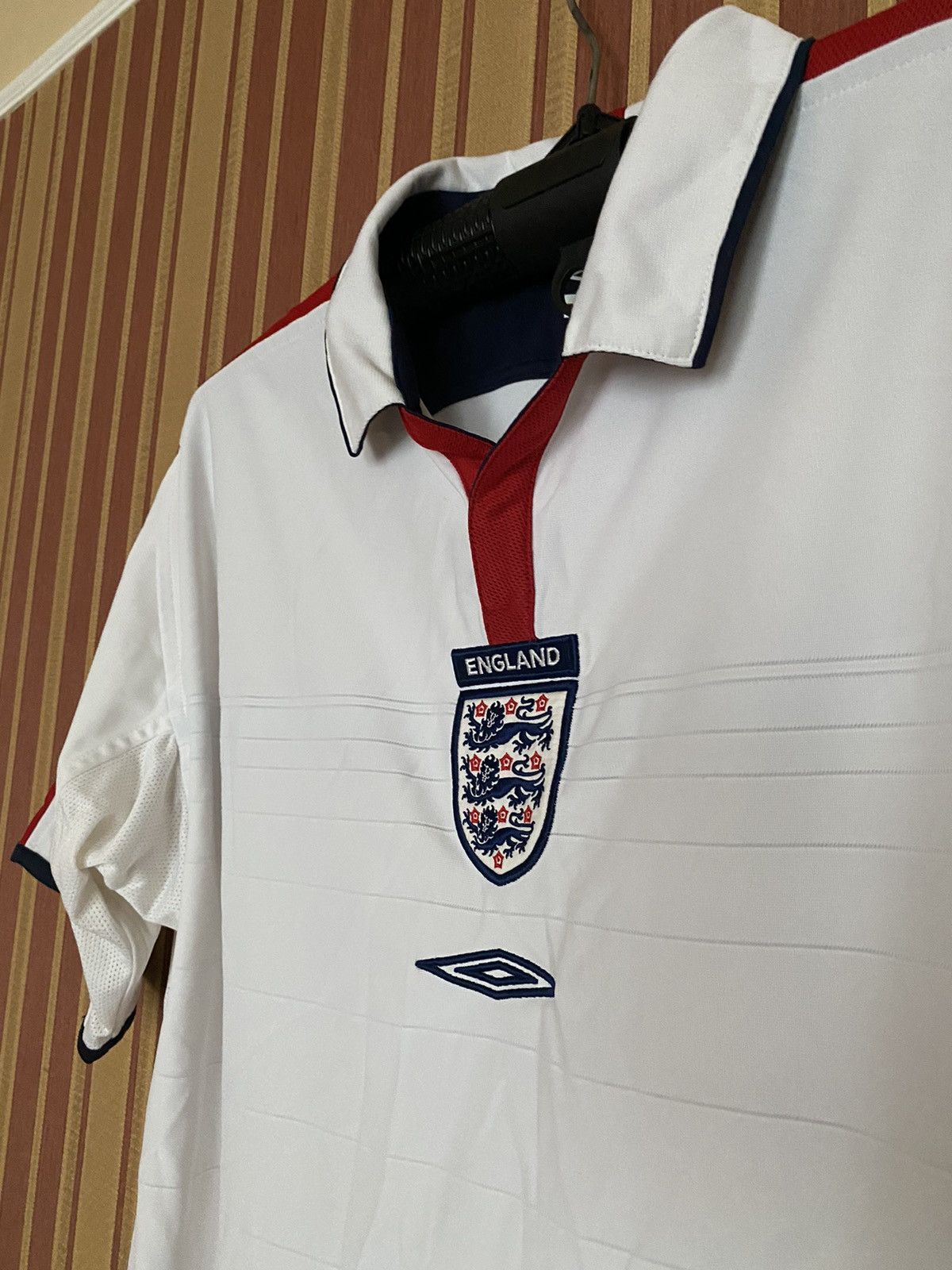 Umbro ENGLAND 2003 2005 HOME SOCCER JERSEY UMBRO REVERSIBLE Size US L / EU 52-54 / 3 - 10 Thumbnail