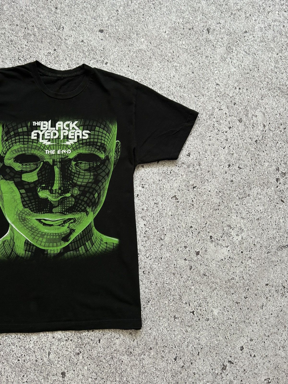Band Tees × Vintage Vintage 2009 The Black Eyed The END Rock Band T-Shirt Size US L / EU 52-54 / 3 - 4 Thumbnail