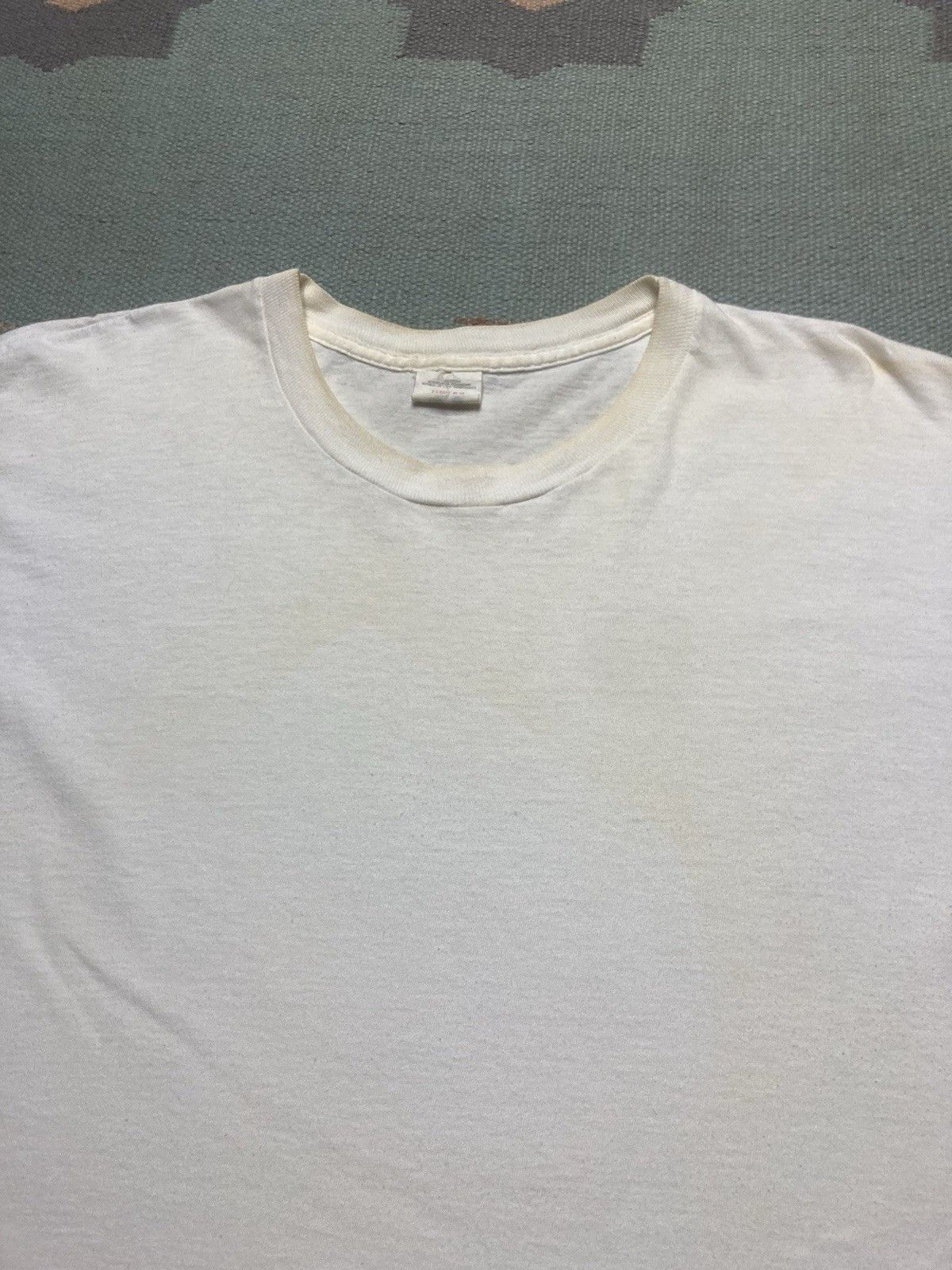 Vintage 80s blank white t shirt fruit of loom grunge worn soft XL Size US L / EU 52-54 / 3 - 4 Thumbnail
