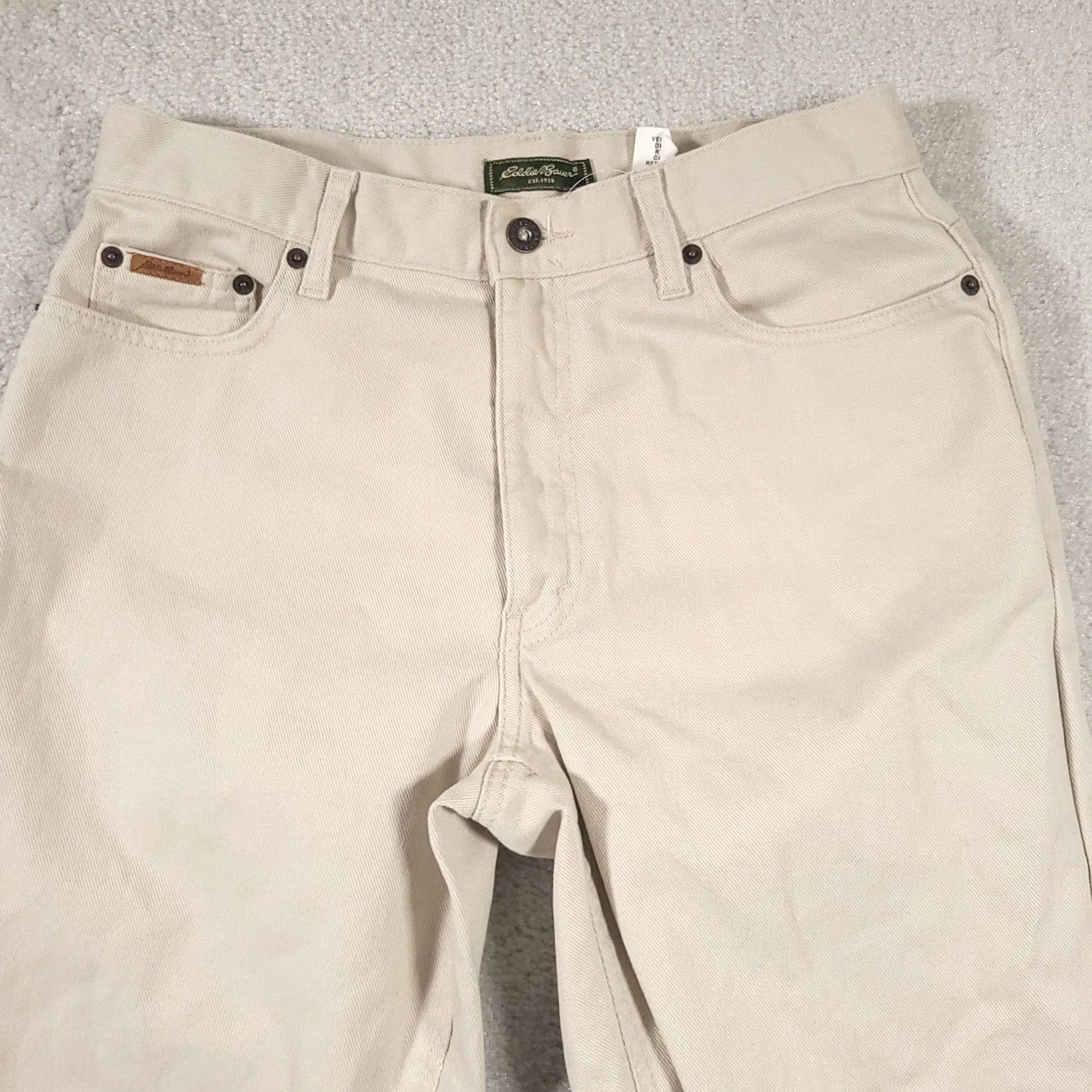 Eddie Bauer VINTAGE Eddie Bauer Capri Pants Women's 10P Petite Cropped Khaki Beige Tapered Inseam 23" Cropped Pockets Casual Mens Womens Girls Size 32" / US 10 / IT 46 - 3 Thumbnail