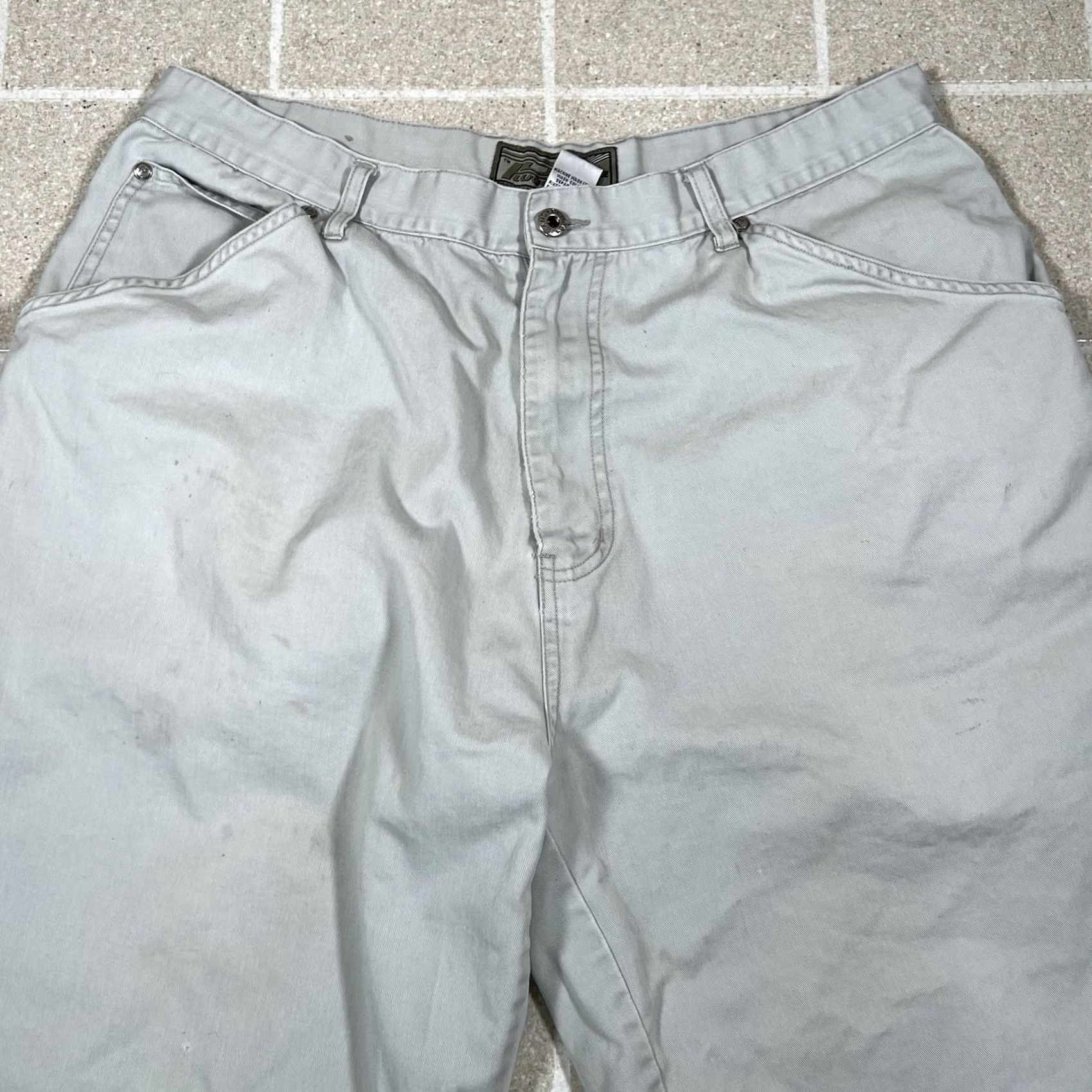 Vintage VINTAGE Plugg Bermuda Shorts Baggy Wide Leg 38 Gray Men Y2K 2000s Skater Shorts Size US 38 / EU 54 - 2 Thumbnail