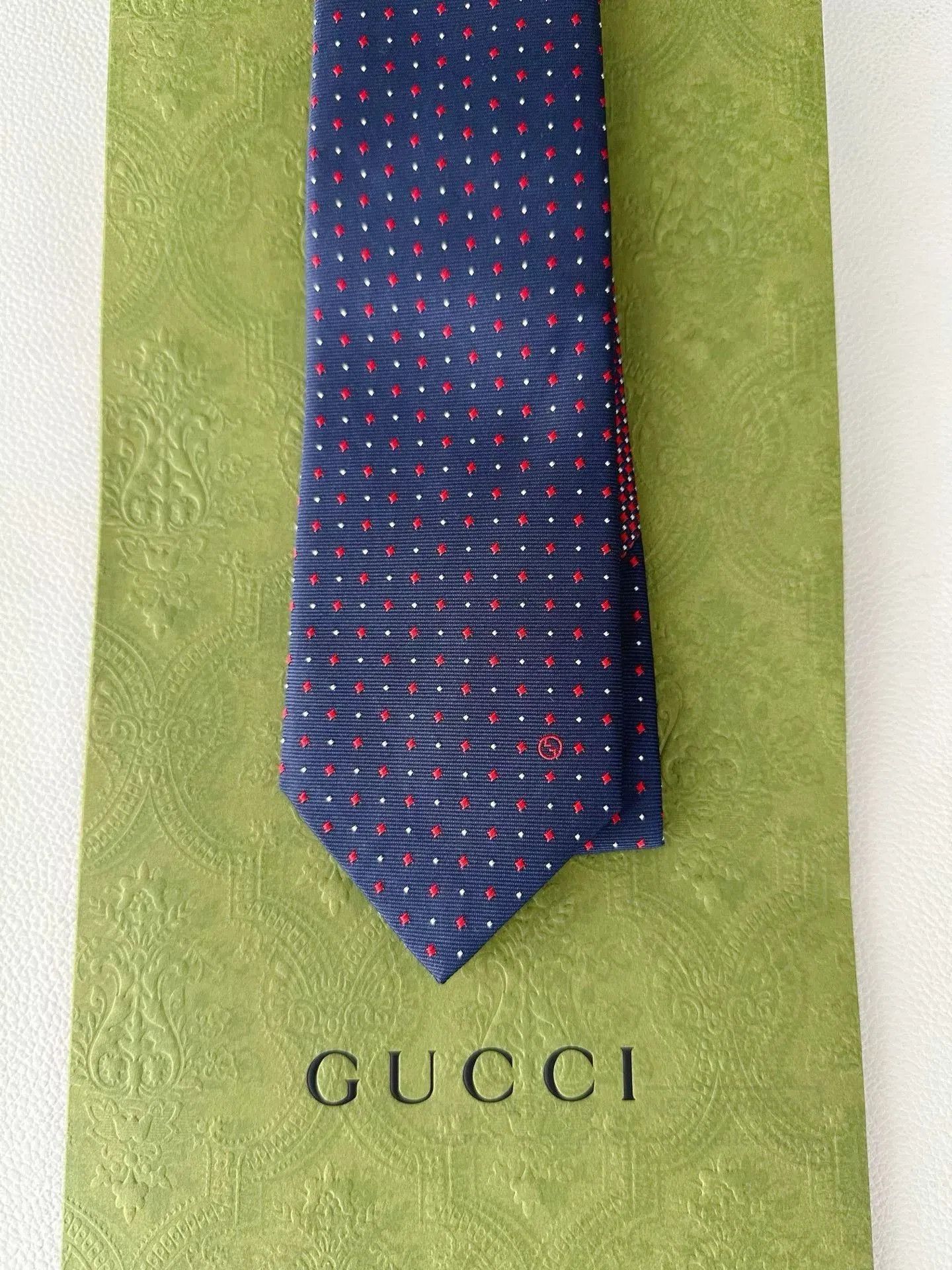 Gucci Gucci GG Embroidered Polka Dot Diamond Tie. Size ONE SIZE - 2 Thumbnail