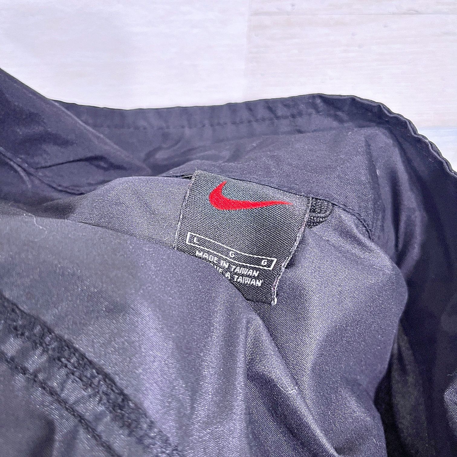 Nike Nike Vintage 90s Windbreaker Track Jacket Black Zip Mens L Size US L / EU 52-54 / 3 - 6 Thumbnail