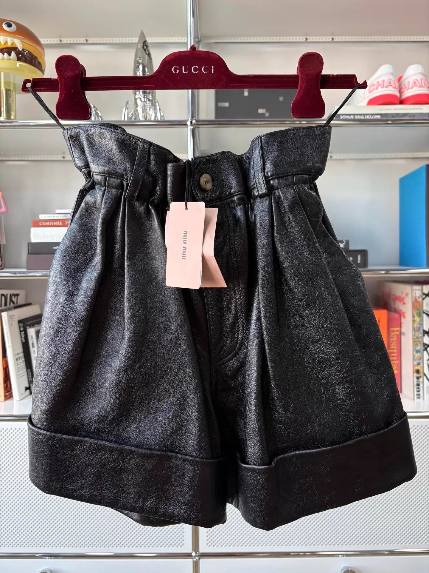 Miu Miu MIUMIU black ruffled waist cuffed leg lambskin short IT40 Size 27" / US 4 / IT 40 - 4 Thumbnail