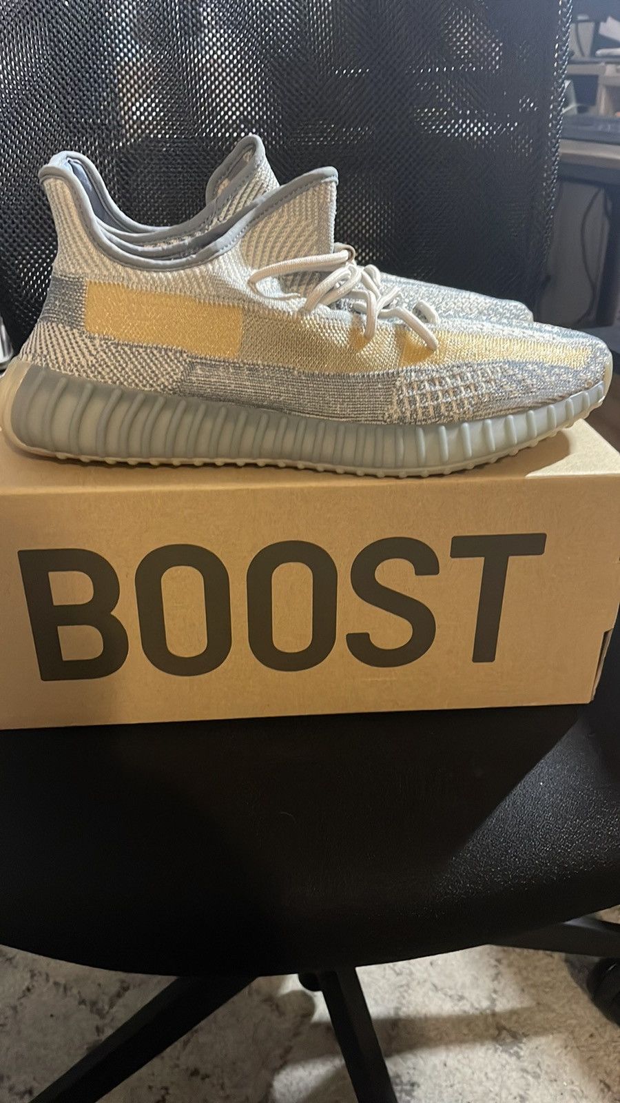 Adidas Yeezy Boost 350 V2 Israfi 12.5 Size US 12.5 / EU 45-46 - 3 Thumbnail