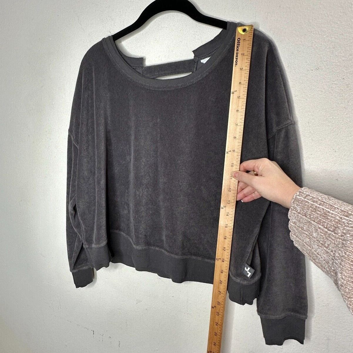 Other Joy Lab Gray Long Sleeve Crop Sweater Faux Wrap Open VBack S Size S / US 4 / IT 40 - 12 Thumbnail