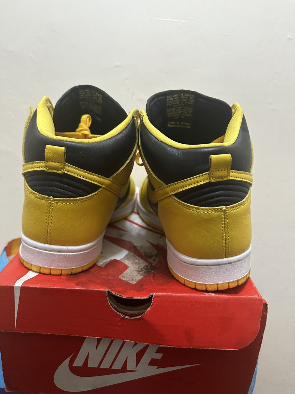 Nike Nike Dunk High SP Iowa 2020 CZ8149 002 sz10.5 Size US 10.5 / EU 43-44 - 3 Thumbnail