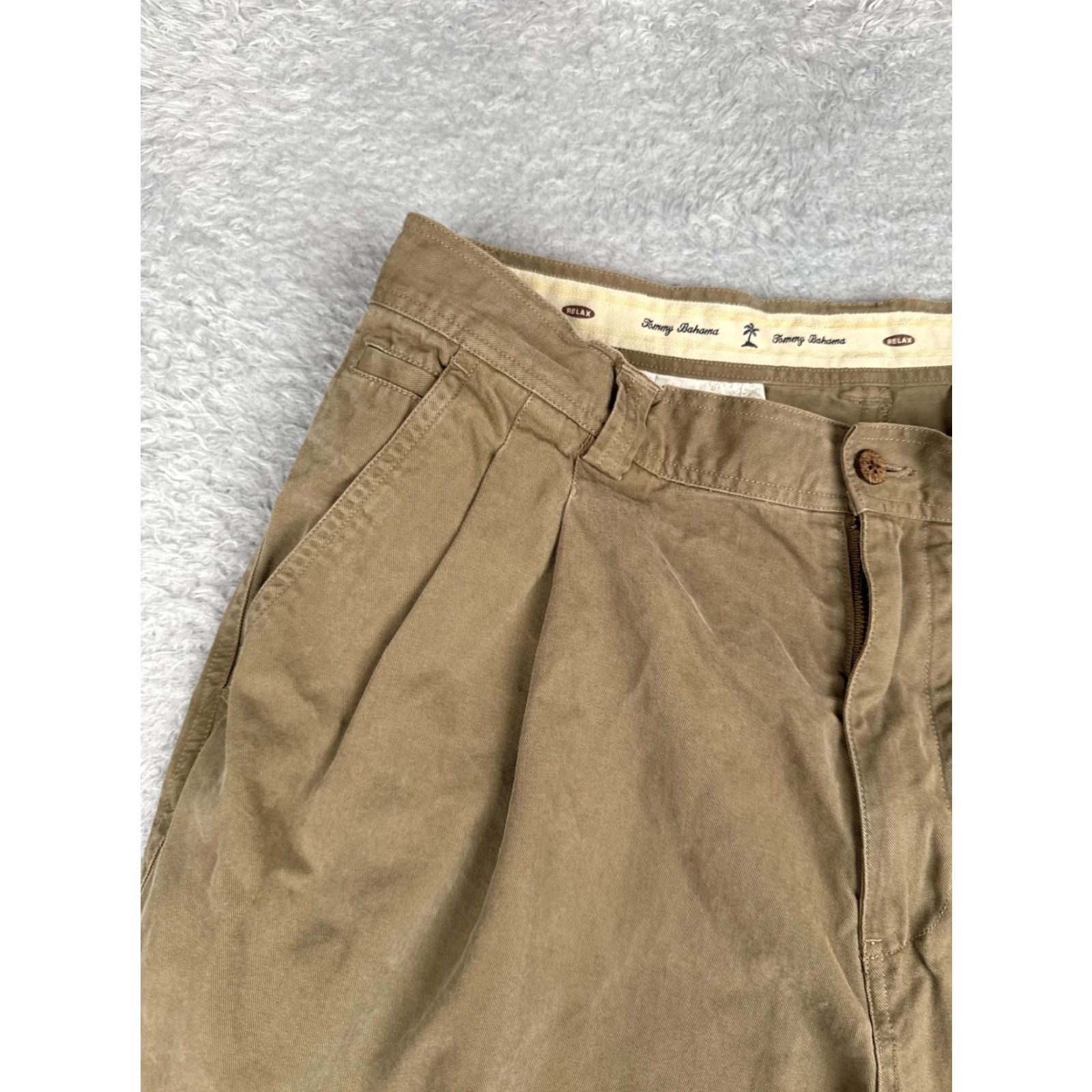 Tommy Bahama Tommy Bahama Shorts Mens 36 Khaki Relax Pleated Chino Zip Fly Map Lining Resort Size US 38 / EU 54 - 4 Thumbnail