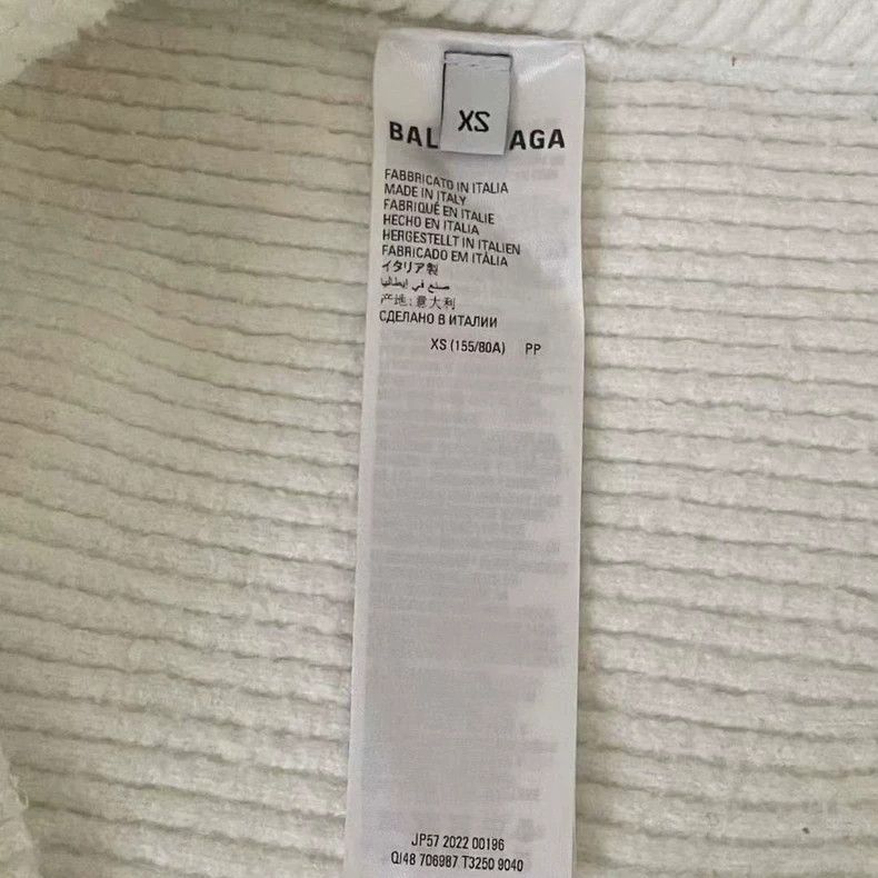 Balenciaga Balenciaga BB White Teddy Sweater 2502-Nextarrow Size US XS / EU 42 / 0 - 4 Thumbnail