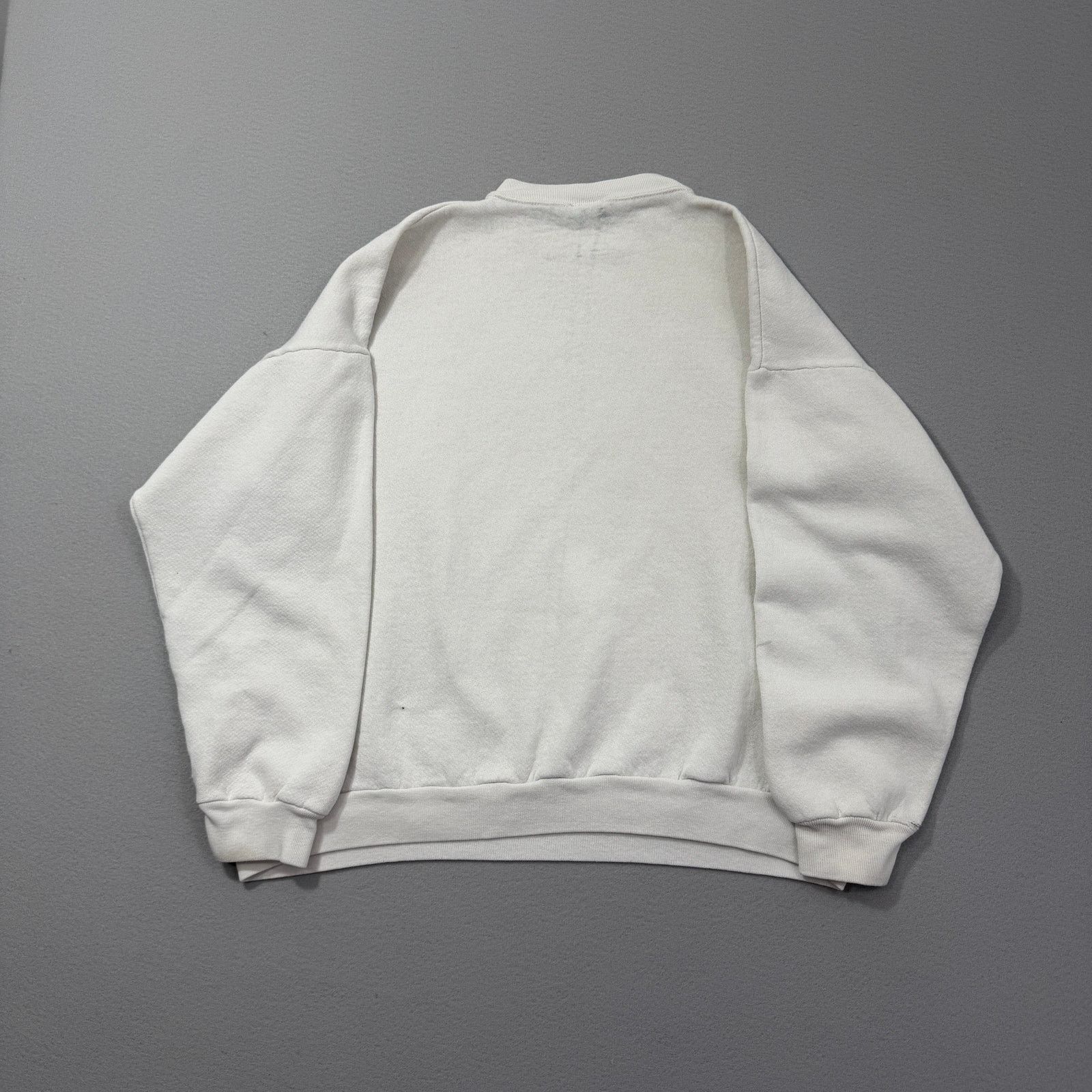 Vintage Vintage Disney Mickey Mouse Art Sweatshirt Size Large 90s Size US L / EU 52-54 / 3 - 9 Thumbnail