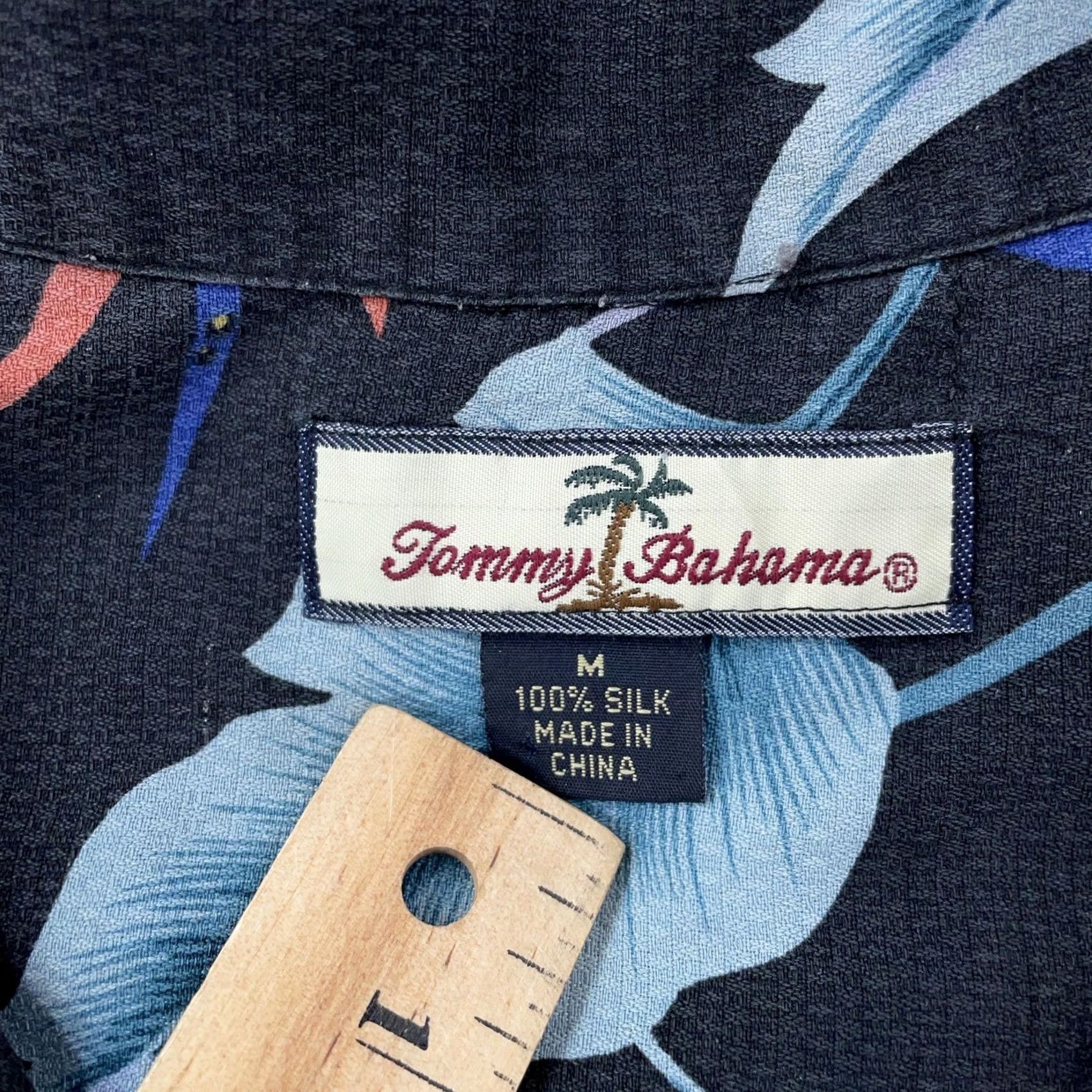 Tommy Bahama Tommy Bahama Shirt Mens Medium Black Silk Floral Hawaiian Aloha Camp Tropical Button-Up Short Sleeve Collared Linen? Size US M / EU 48-50 / 2 - 8 Thumbnail