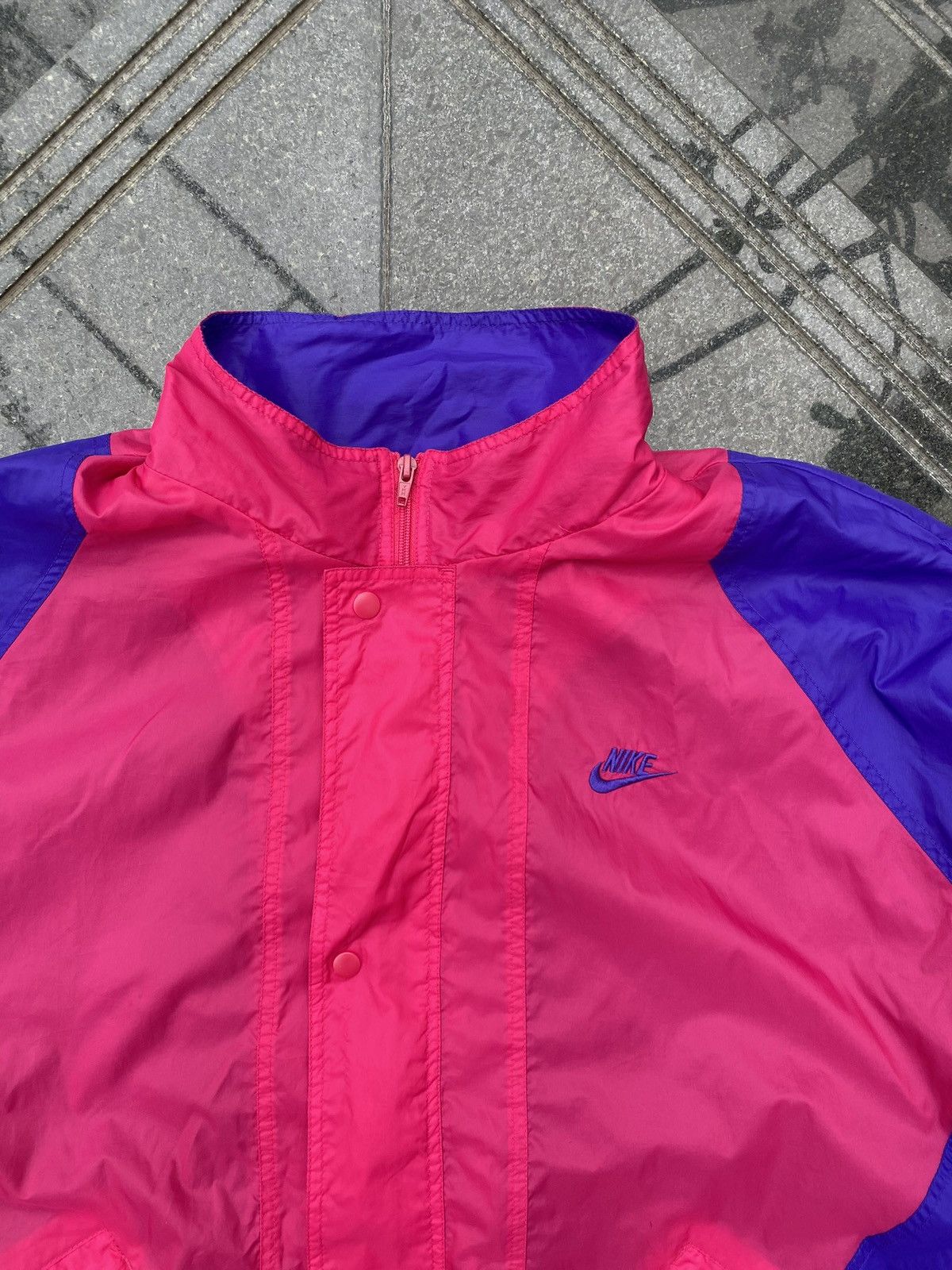 Nike × Vintage 90’s NIKE RARE SWOOSH Y2K LOGO RETRO BAGGY NYLON ZIP JACKET Size US XXL / EU 58 / 5 - 2 Thumbnail