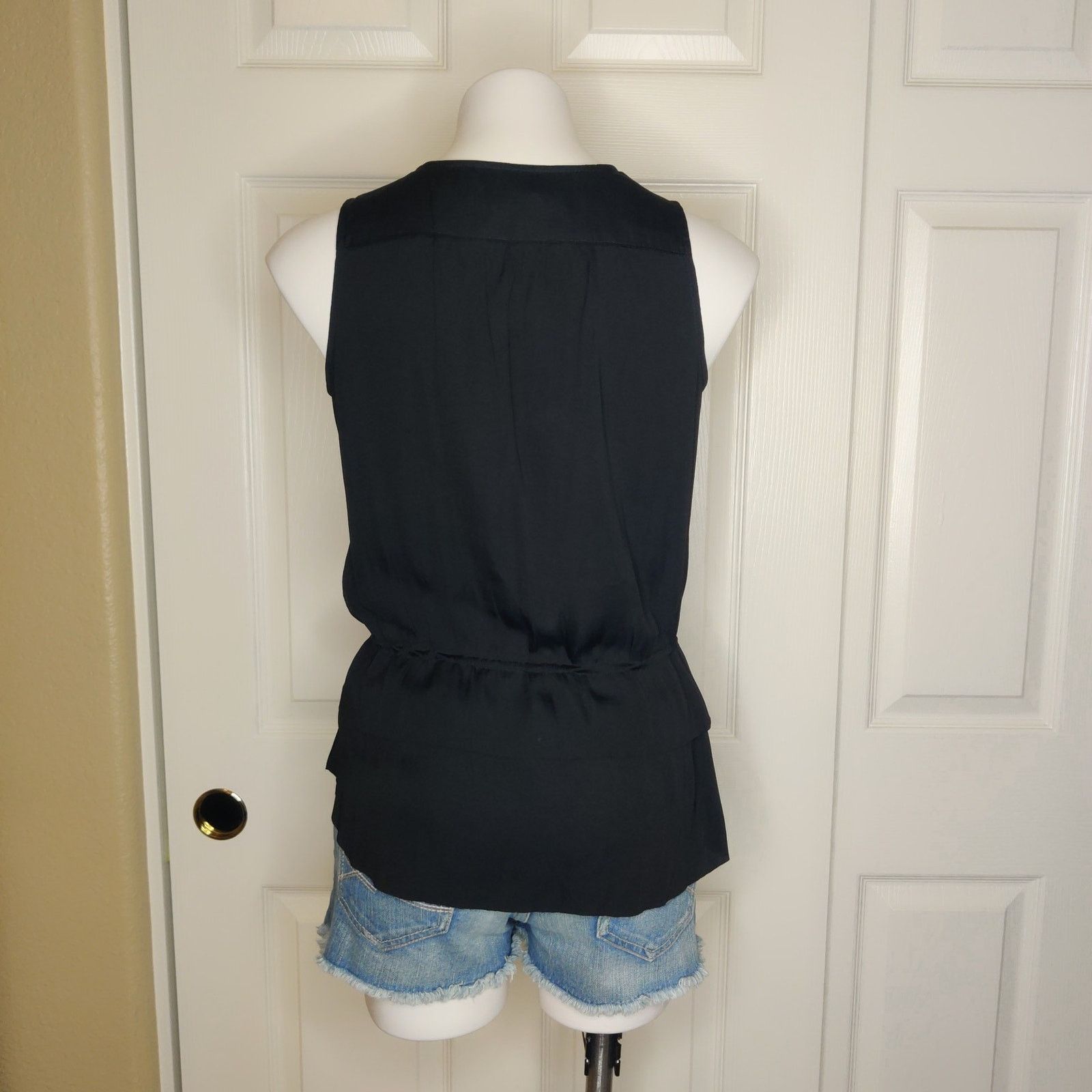 Banana Republic Banana Republic silky peplum ruffle V-neck sleeve top sz XS Size XS / US 0-2 / IT 36-38 - 4 Thumbnail