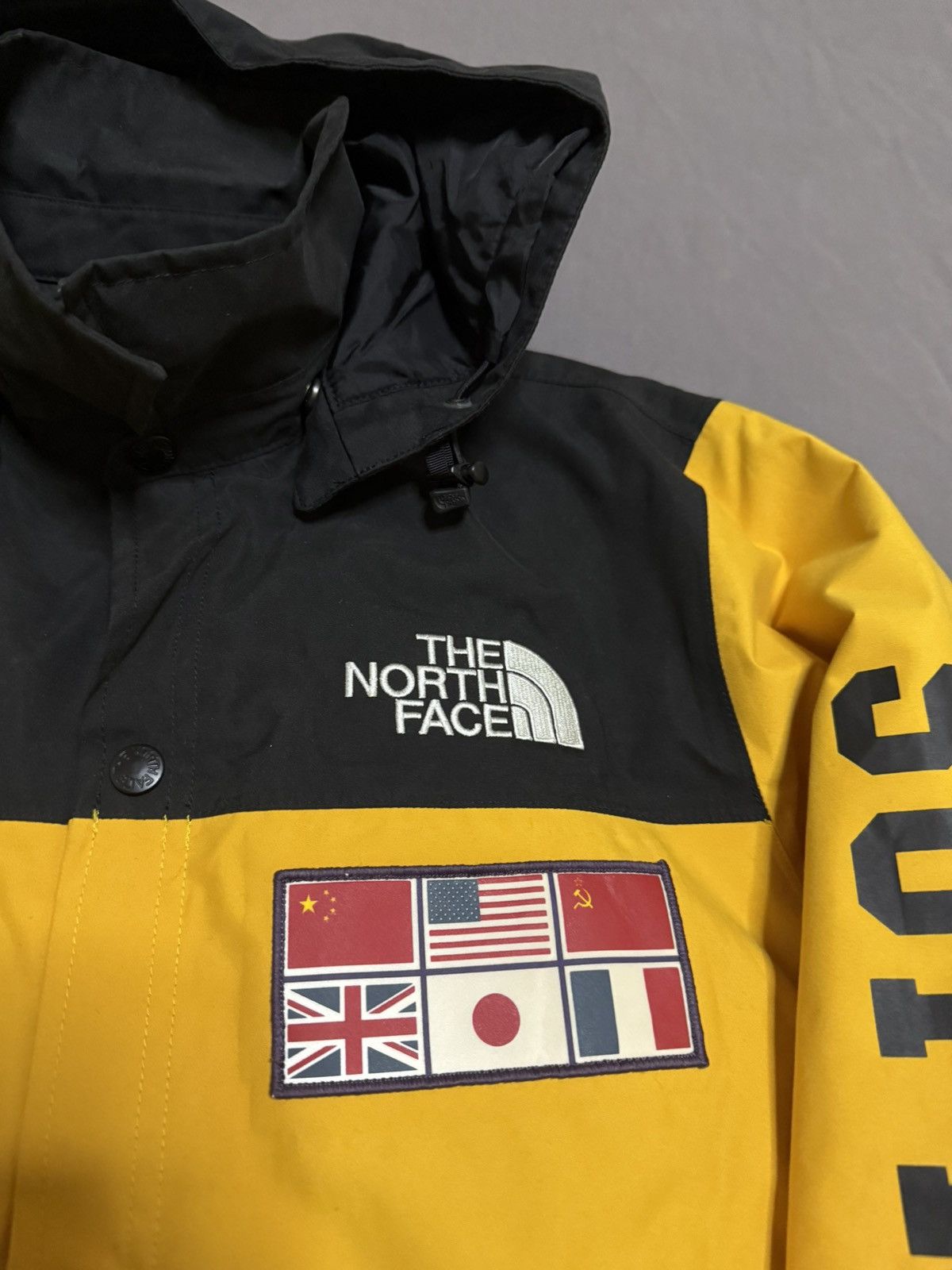 Supreme × The North Face Supreme tnf the north face yellow flag coach Jacket Size US S / EU 44-46 / 1 - 4 Thumbnail