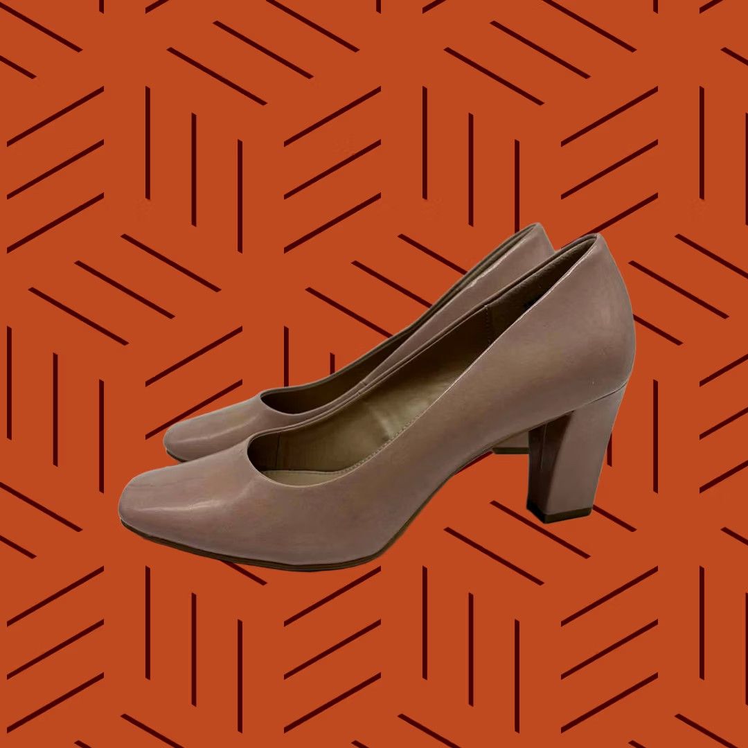 Vintage Bandolino Tan Size 8 Pump Heels Size US 8 / IT 38 - 1 Thumbnail