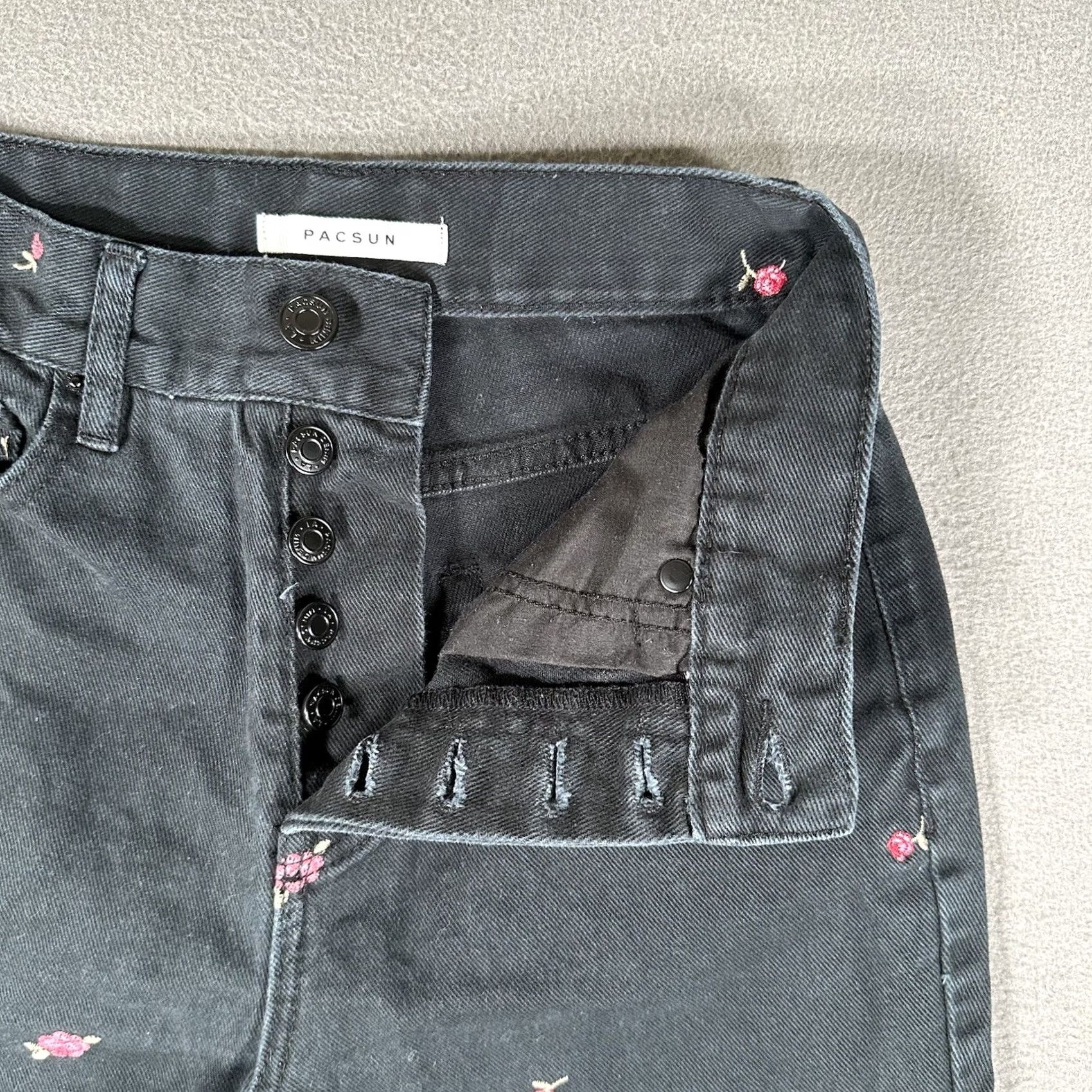 Pacsun PacSun Jeans Women 24 Black High Rise Straight Flower Embroidered Button Fly EUC Size 42" / US 20 - 6 Thumbnail