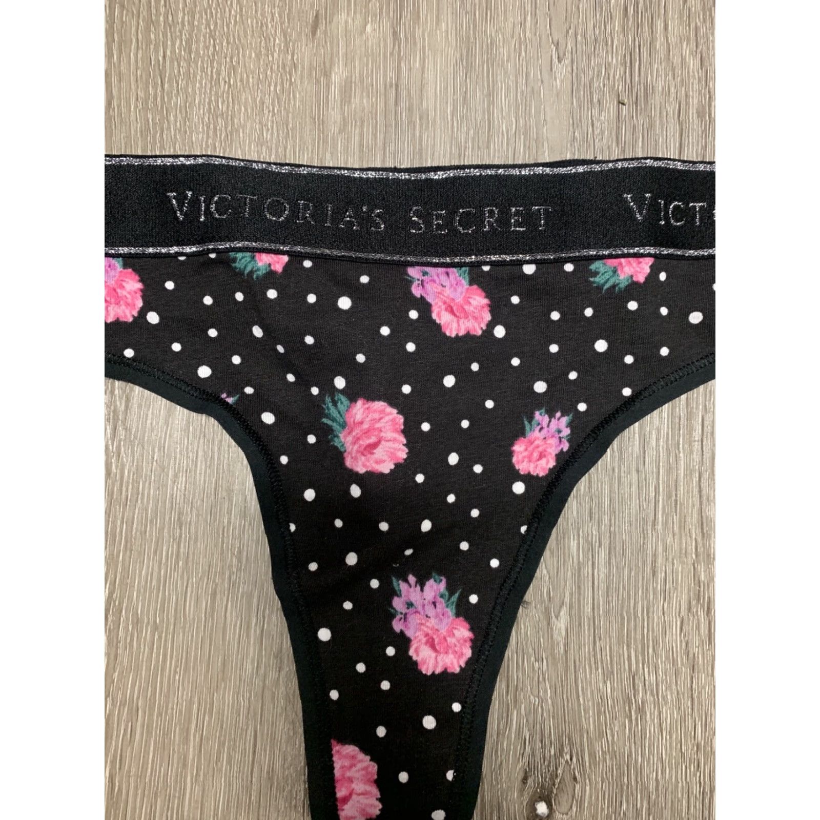 Victoria's Secret Victoria's Secret Logo Thong Panty Black Floral L NWT Womens Panties Size 36" / US 14 / IT 50 - 2 Thumbnail