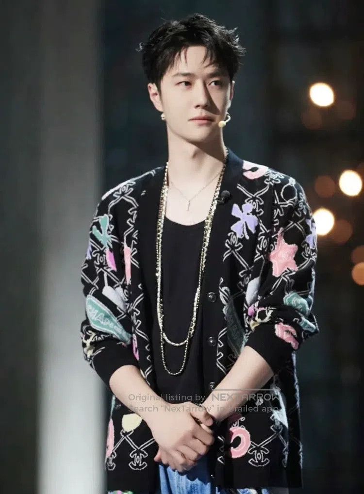 Chanel Chanel 22p black printed lion head button knitted cardigan Size S / US 4 / IT 40 - 7 Thumbnail